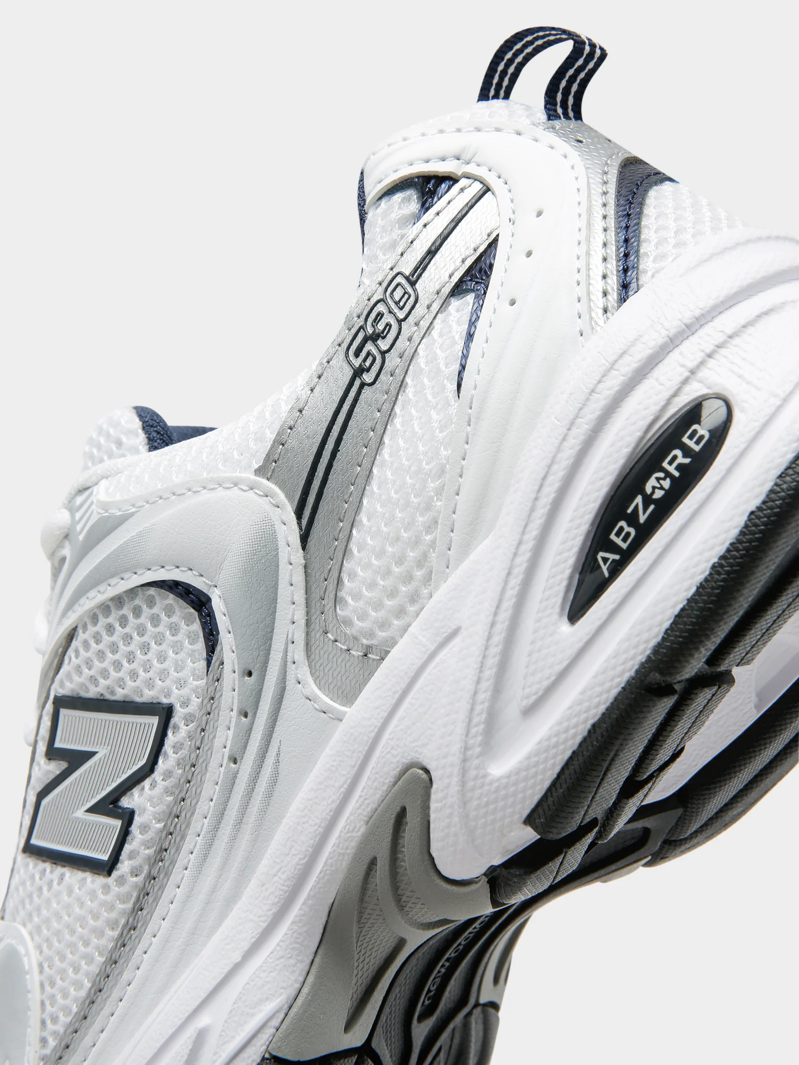 Unisex 530 Sneakers - Image 4