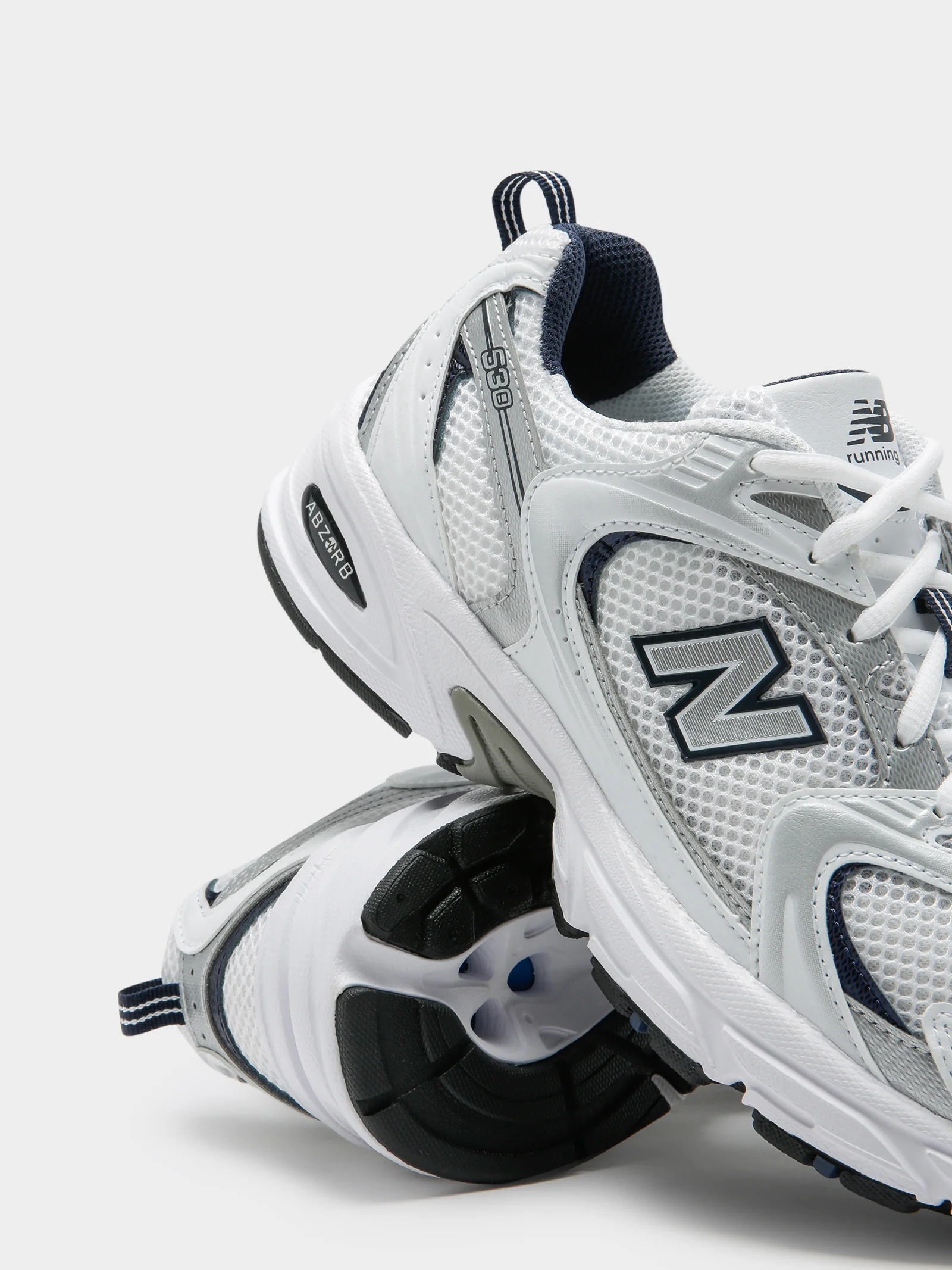 Unisex 530 Sneakers - Image 5