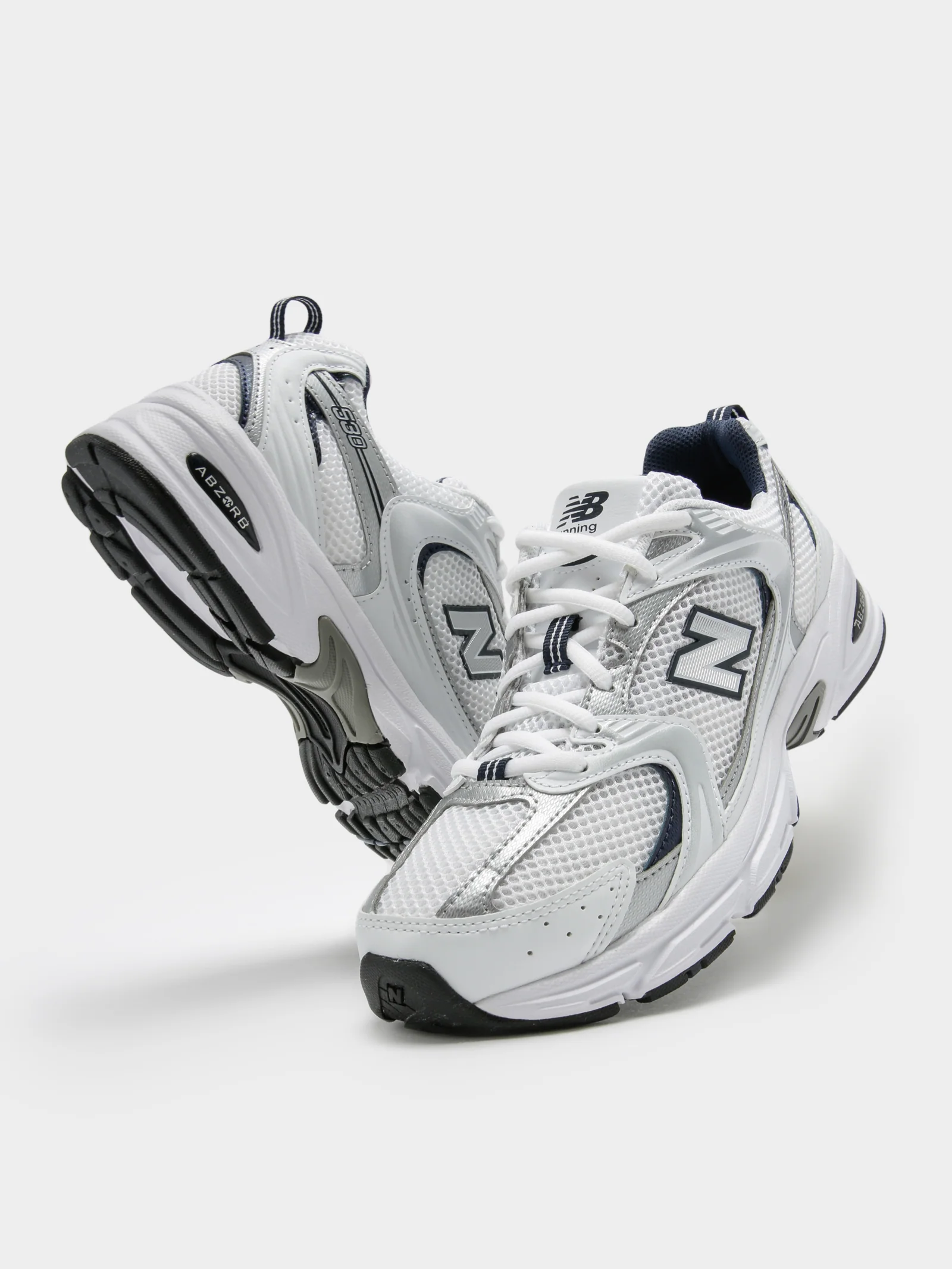 Unisex 530 Sneakers - Image 7