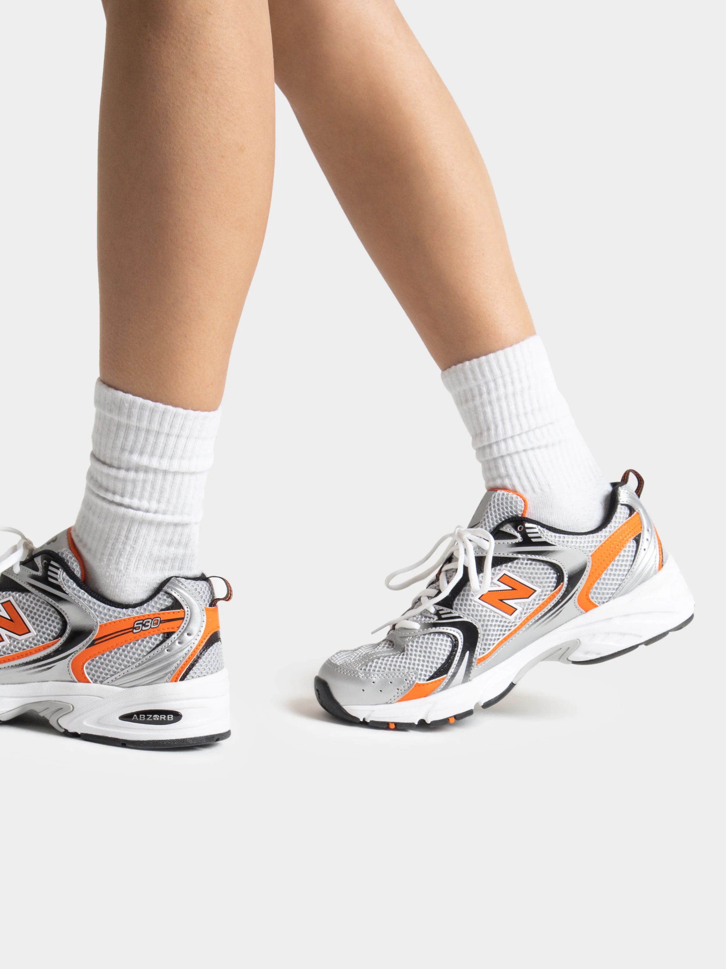 Unisex 530 Sneakers - Image 7