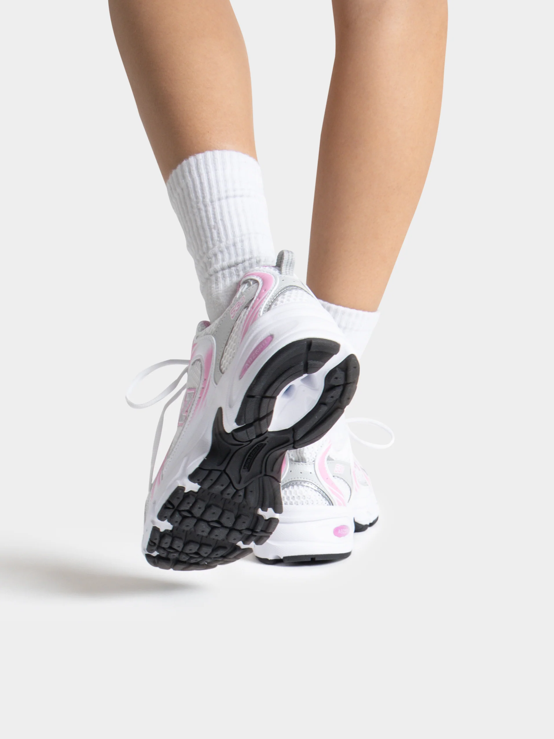 Unisex 530 Sneakers - Image 9