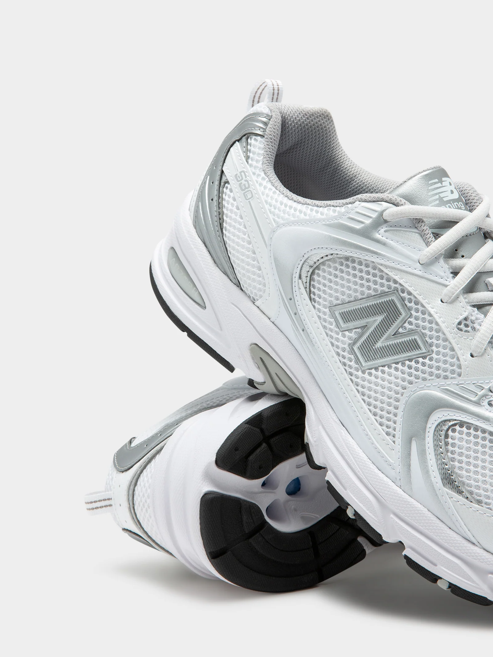 Unisex 530 Sneakers - Image 5
