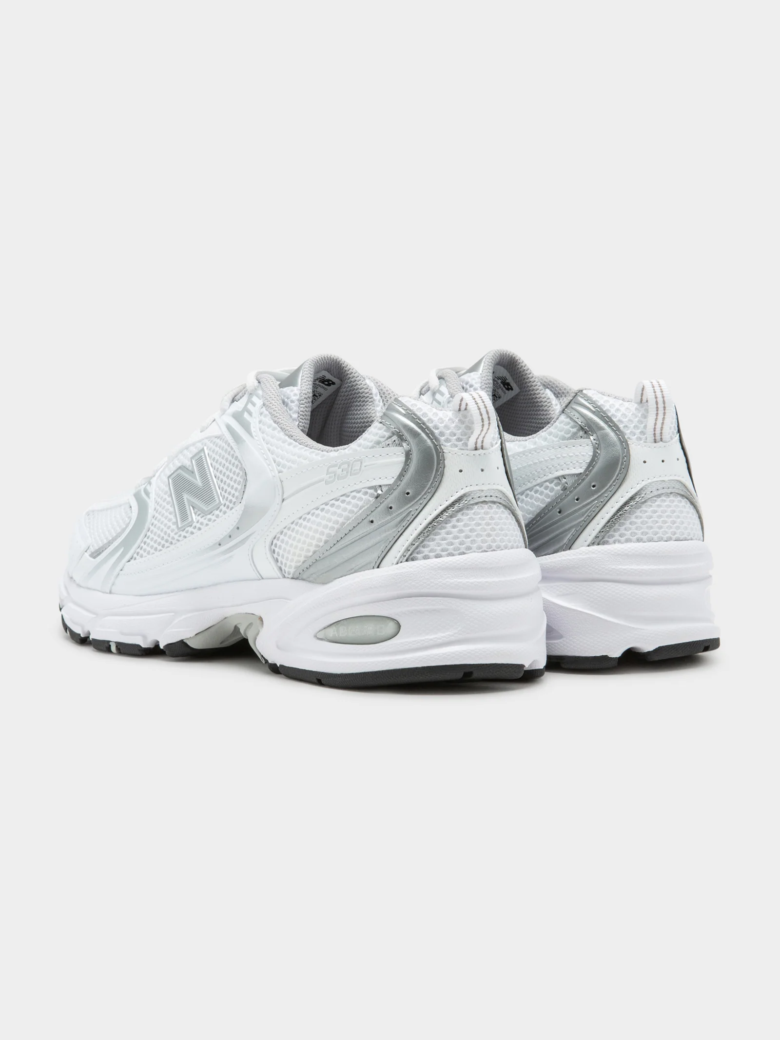 Unisex 530 Sneakers - Image 7
