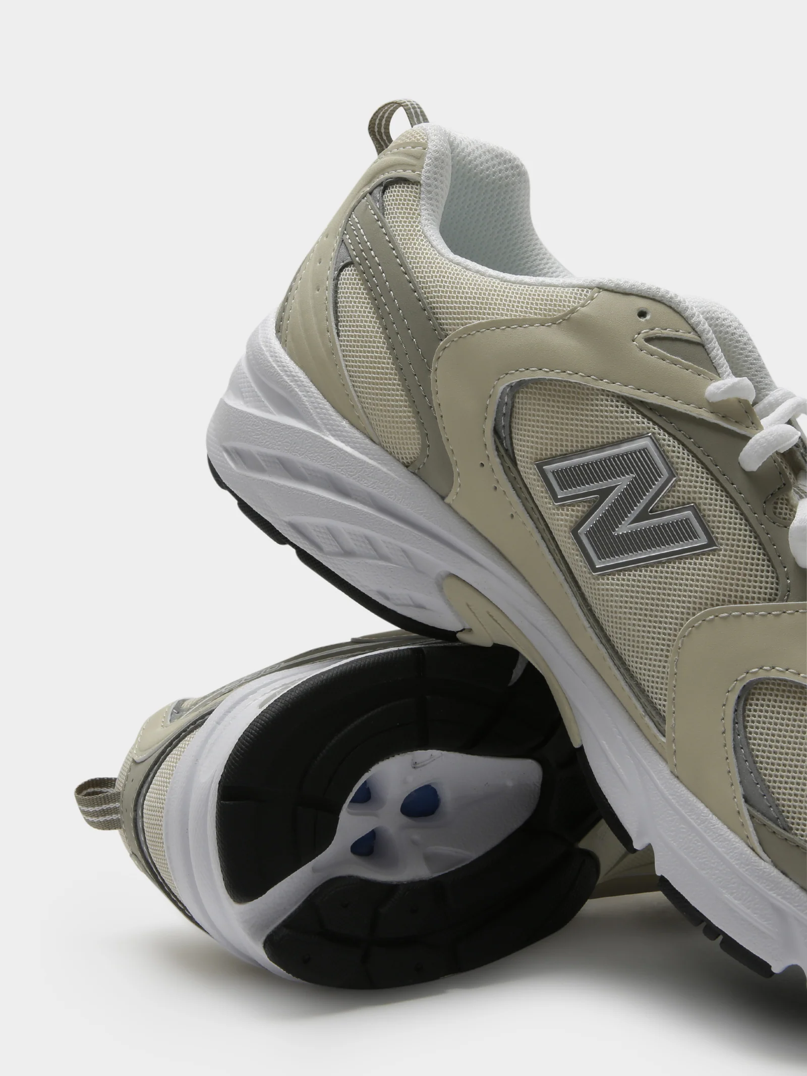 Unisex 530 Sneakers - Image 6