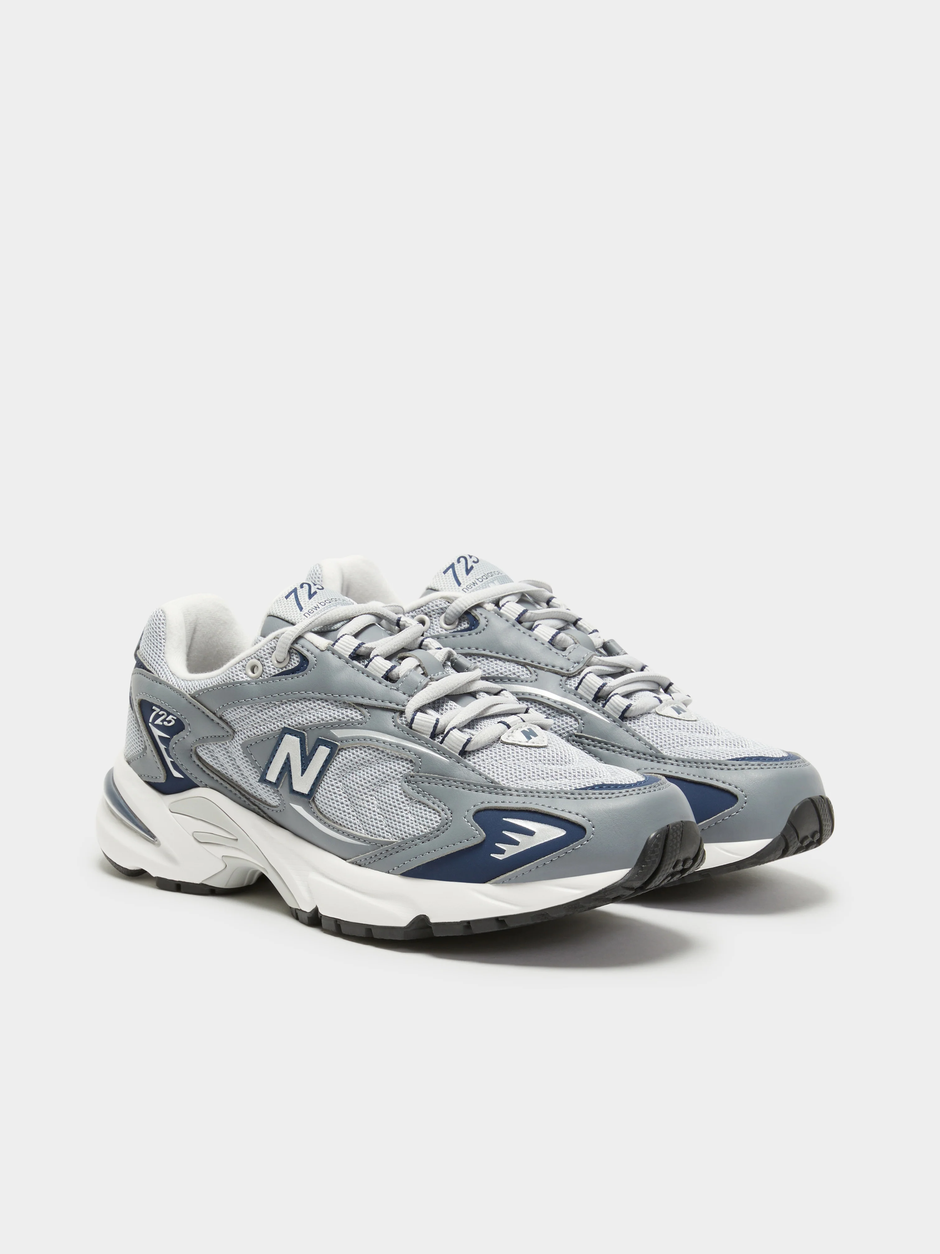 Unisex 725 Sneakers - Image 2