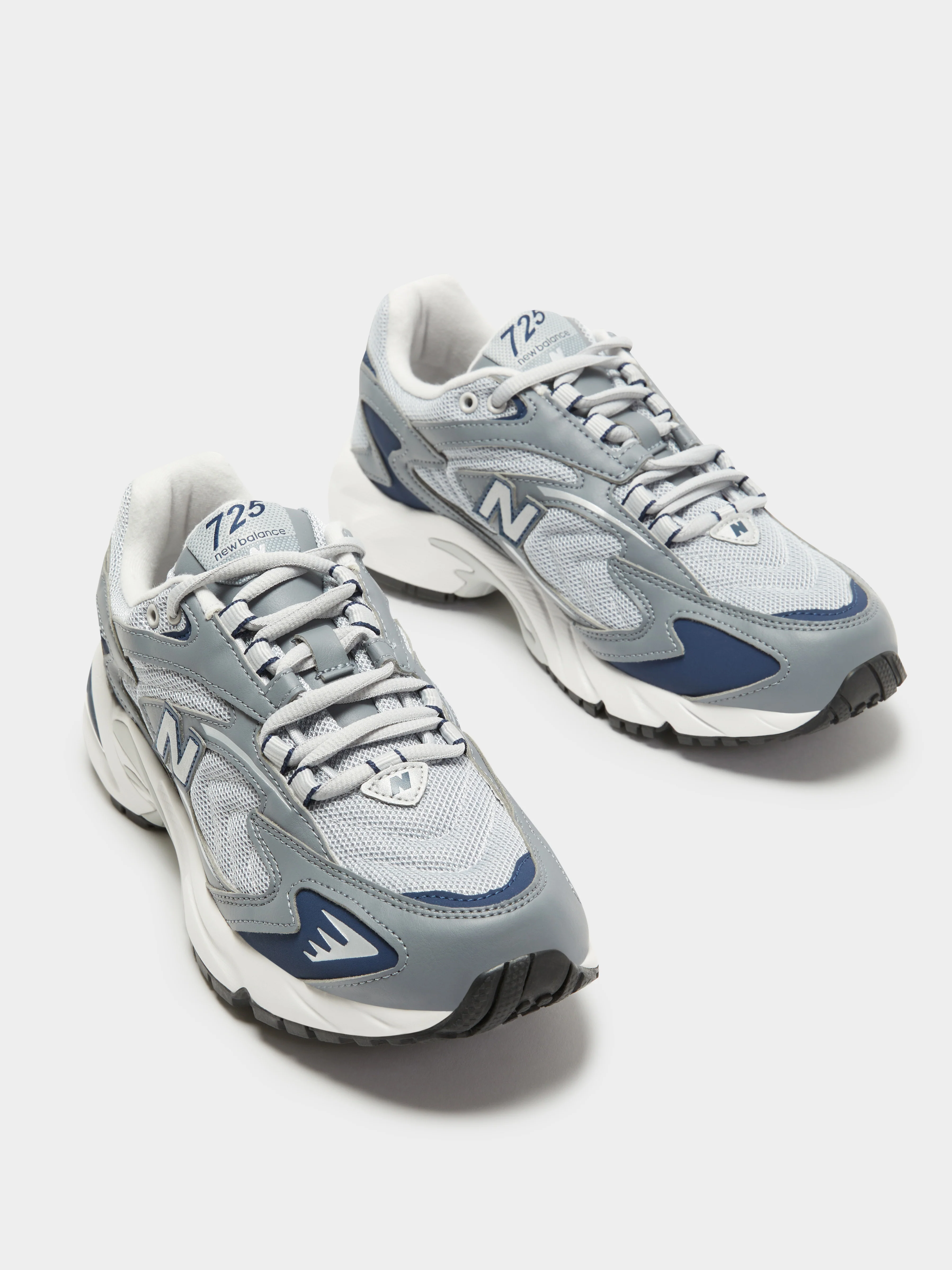 Unisex 725 Sneakers - Image 4