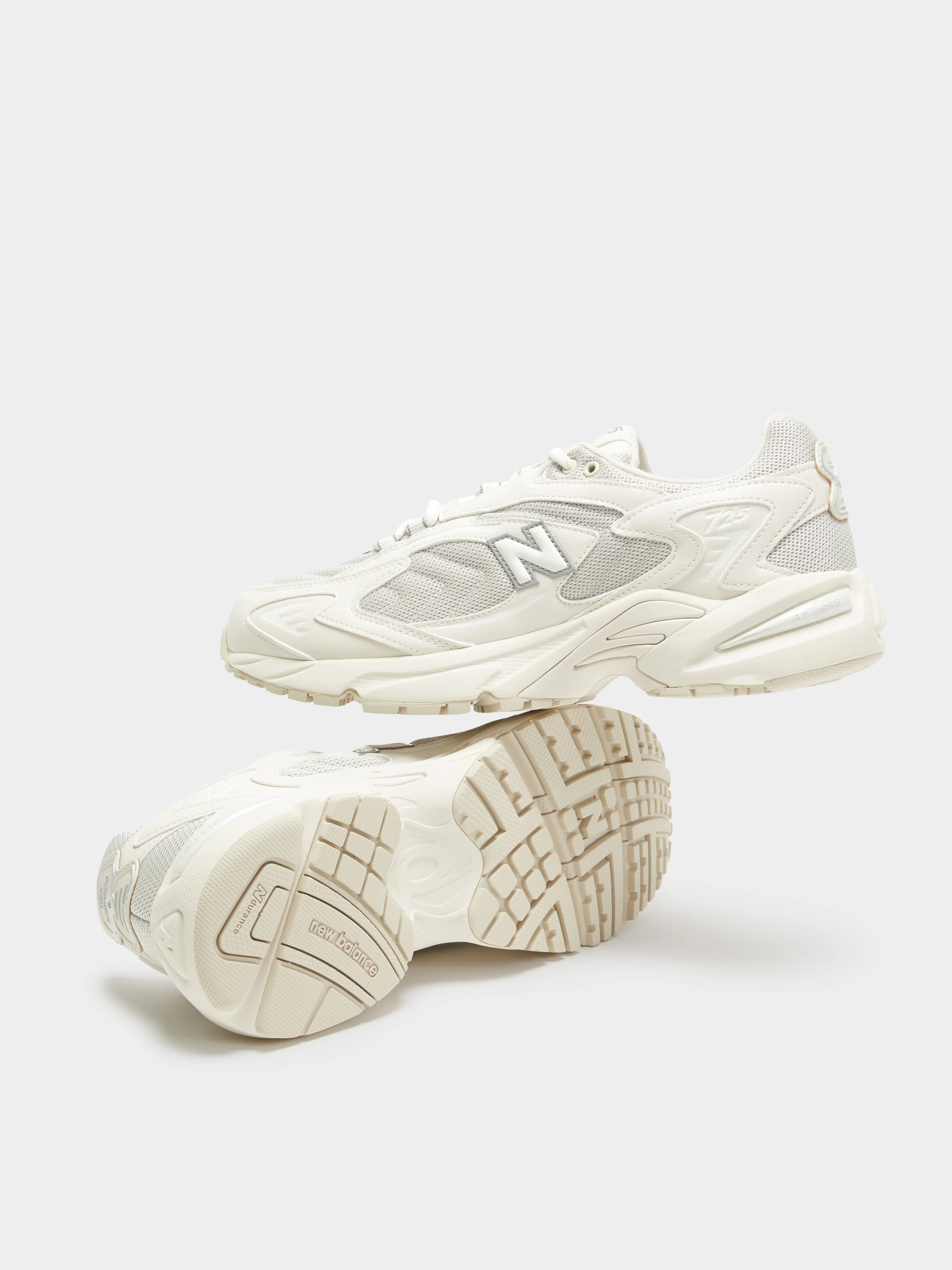 Unisex 725 Sneakers - Image 10