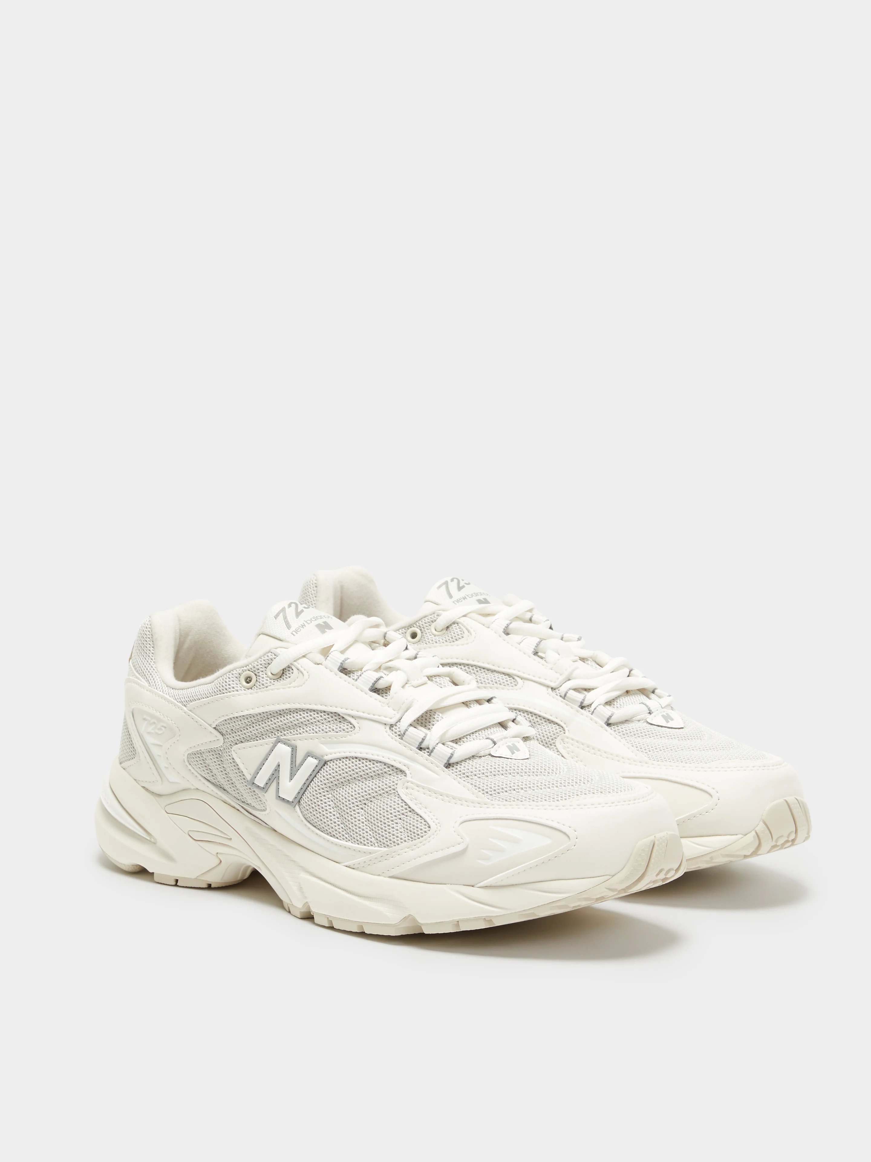 Unisex 725 Sneakers - Image 2