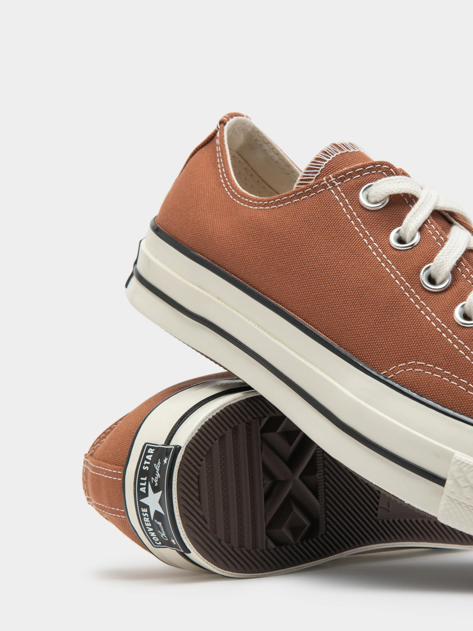 Unisex Chuck 70 Low Sneakers - Image 5