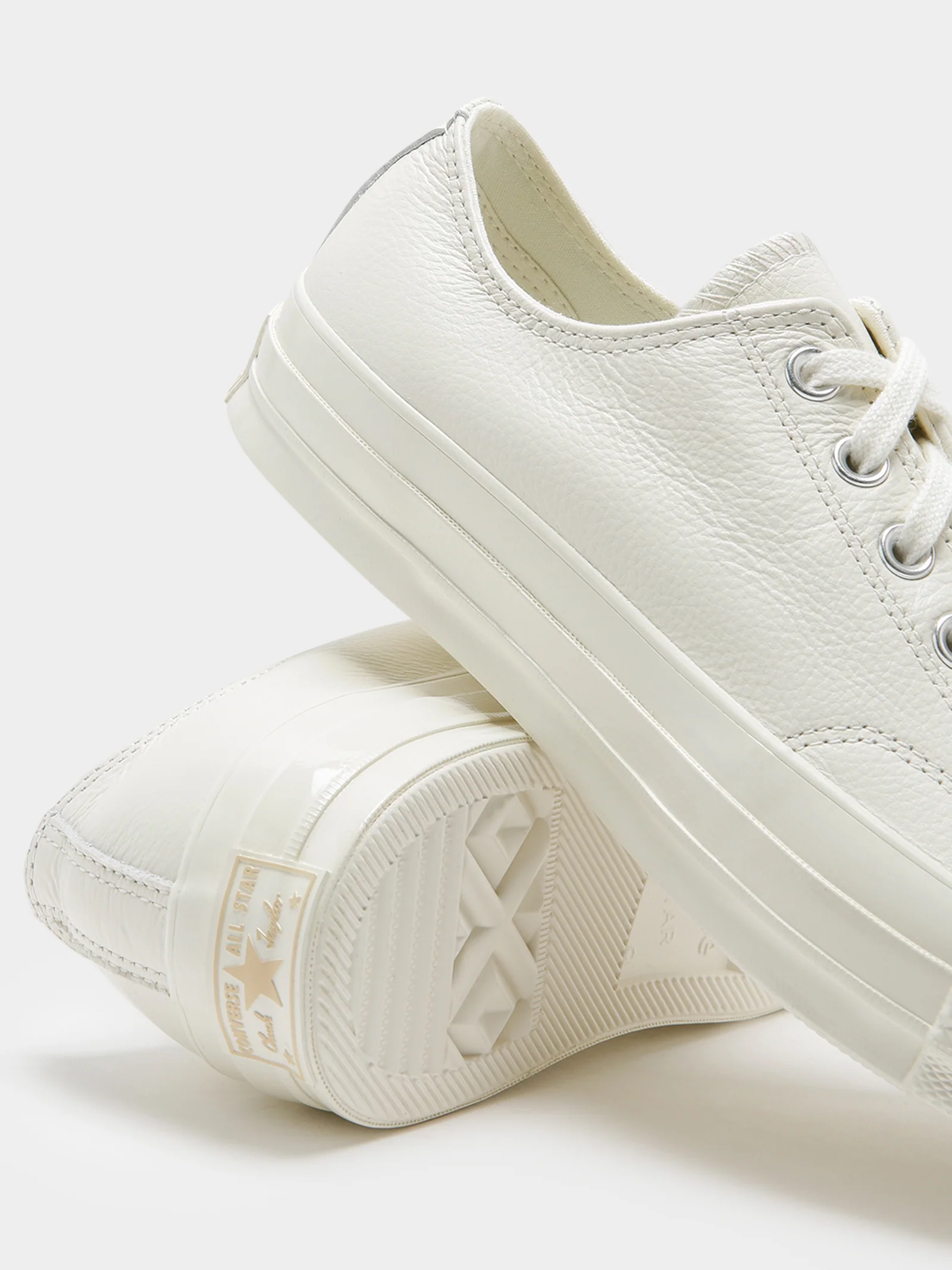 Unisex Chuck 70 Low Top Sneakers - Image 5