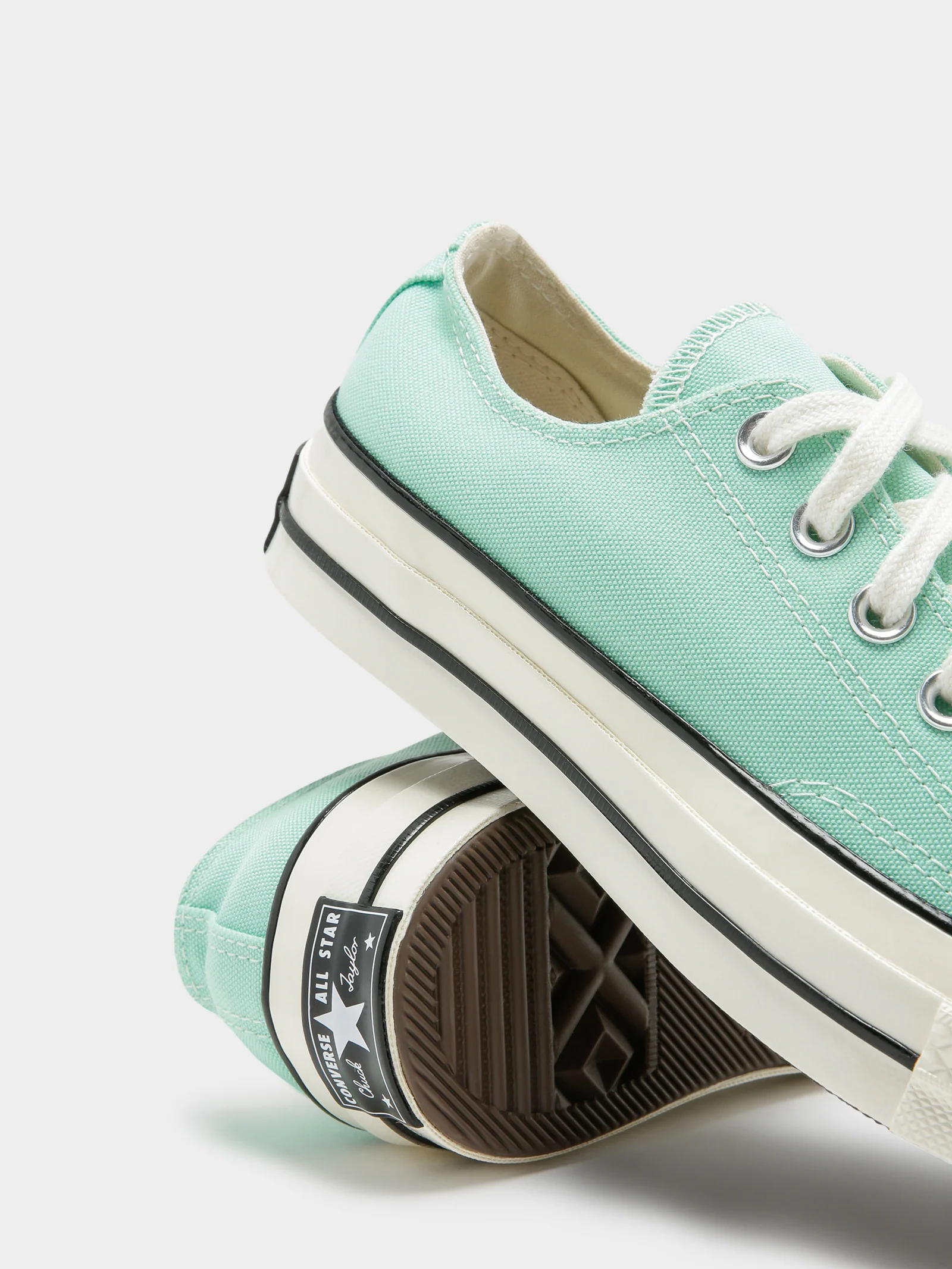 Unisex Chuck 70 Ox Low Sneakers - Image 5