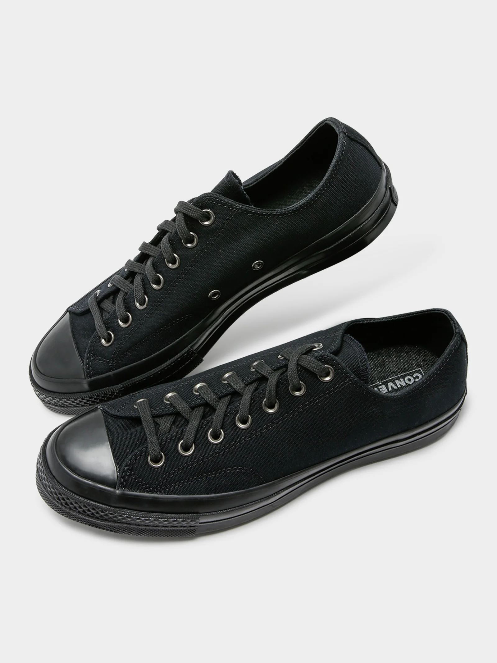 Unisex Chuck 70 Low Top Sneakers - Image 2