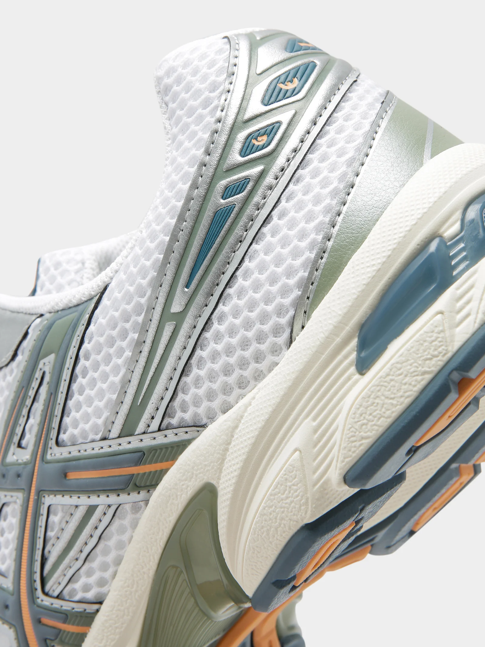 Unisex Gel 11-30 Sneakers - Image 4