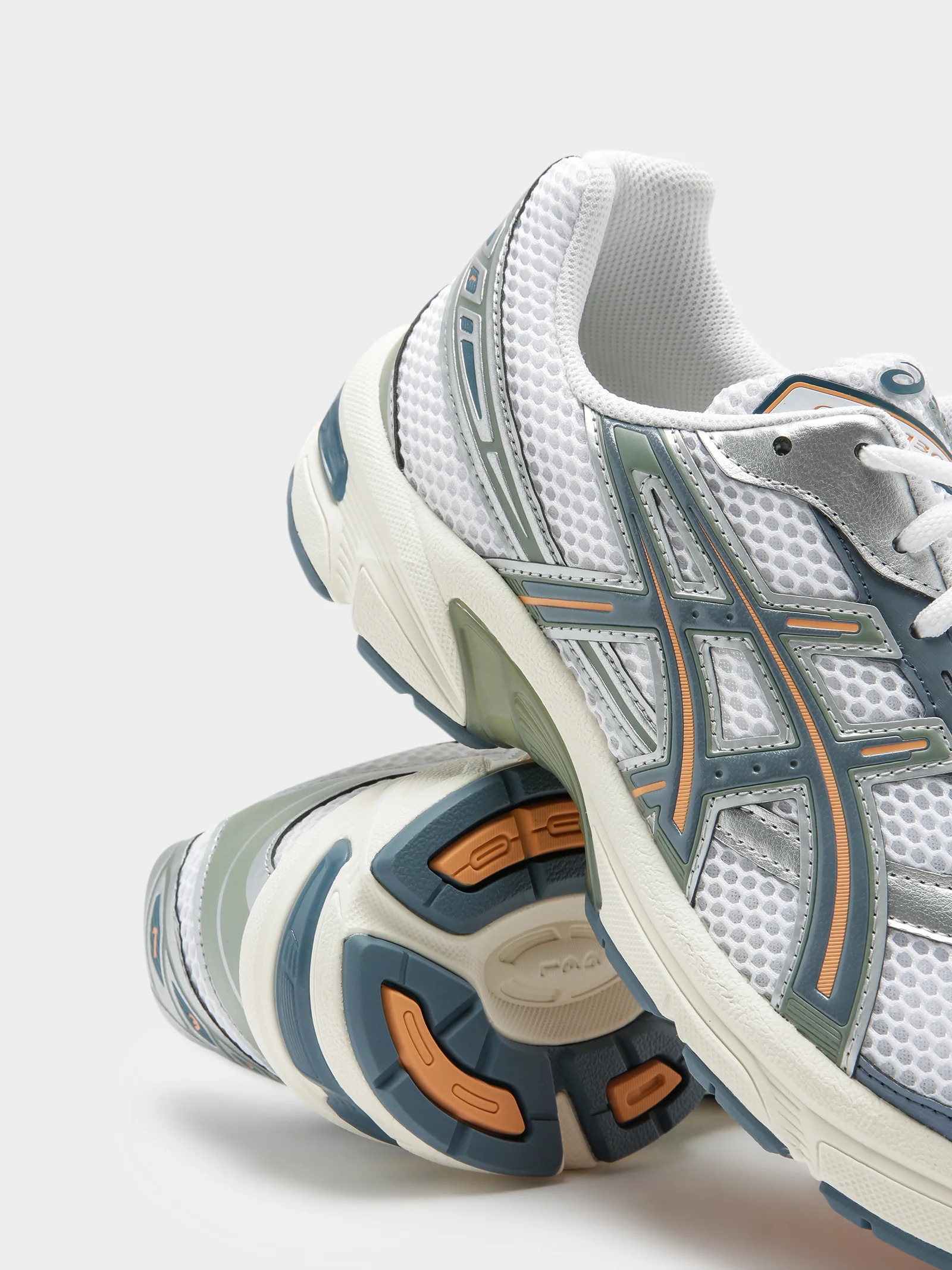 Unisex Gel 11-30 Sneakers - Image 5