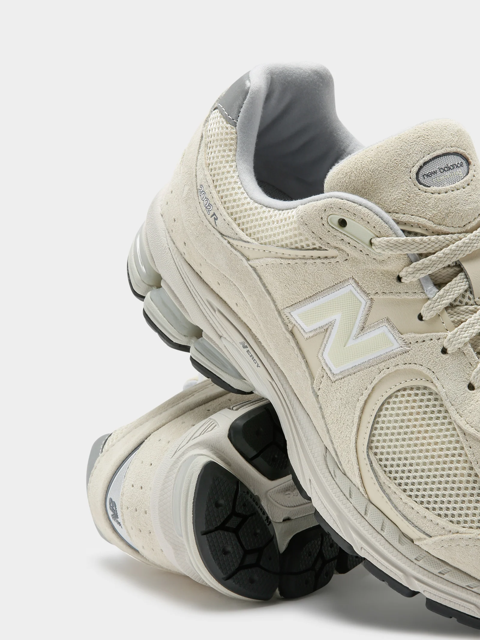 Unisex ML 2002 Sneakers - Image 6