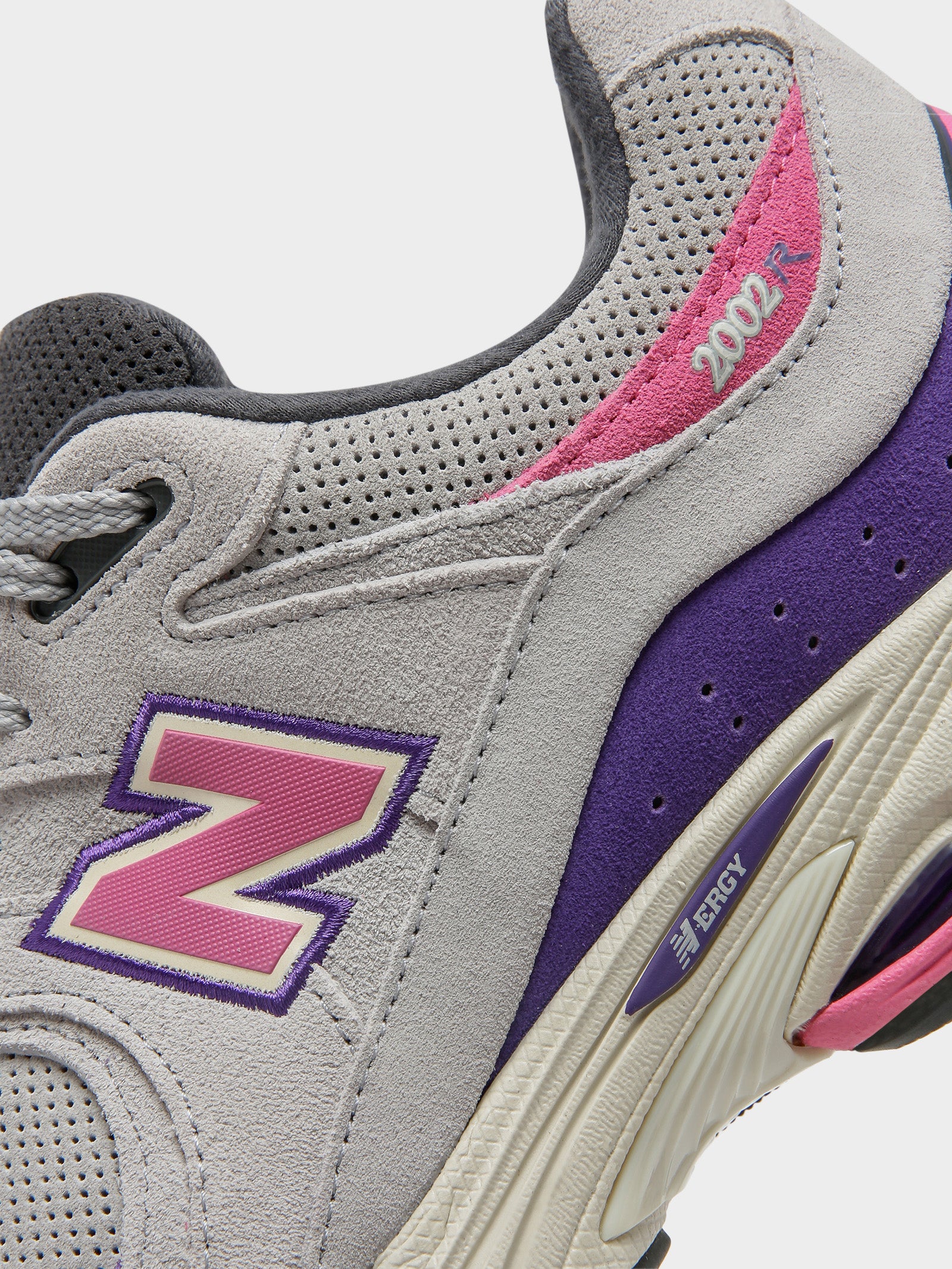 Unisex ML 2002 Sneakers - Image 3