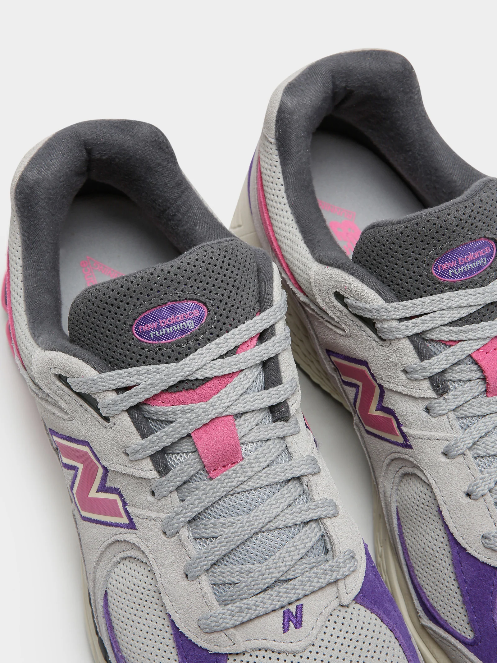 Unisex ML 2002 Sneakers - Image 4