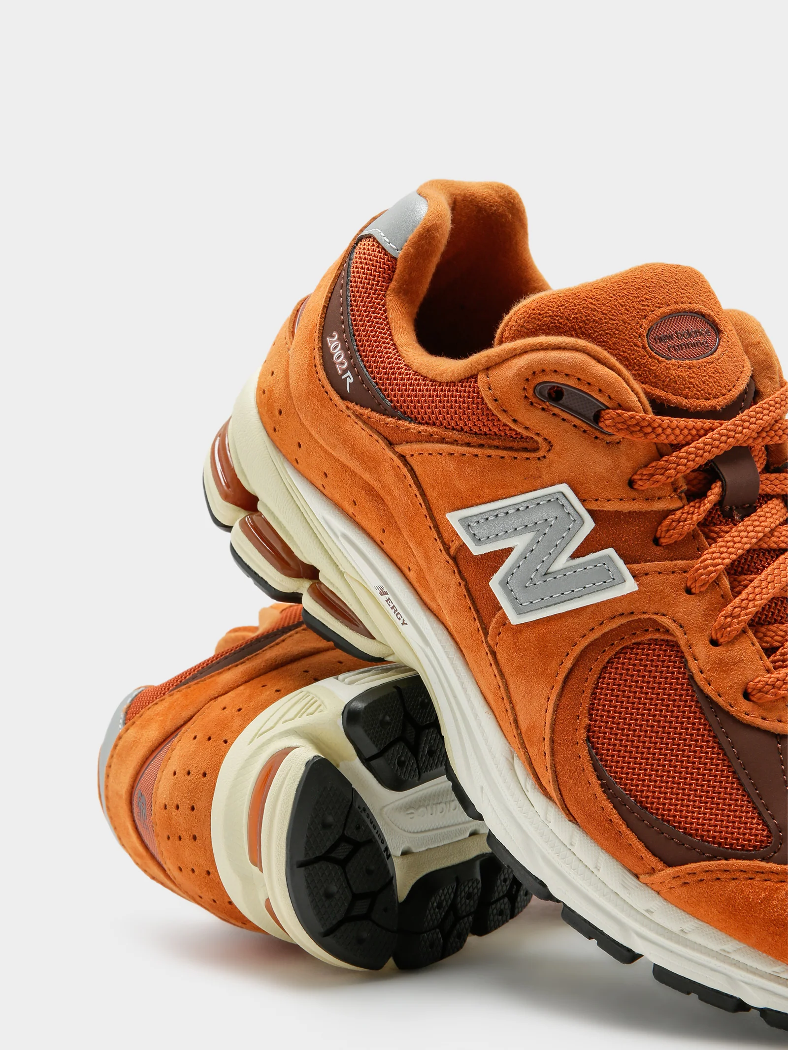 Unisex ML 2002 Sneakers - Image 5