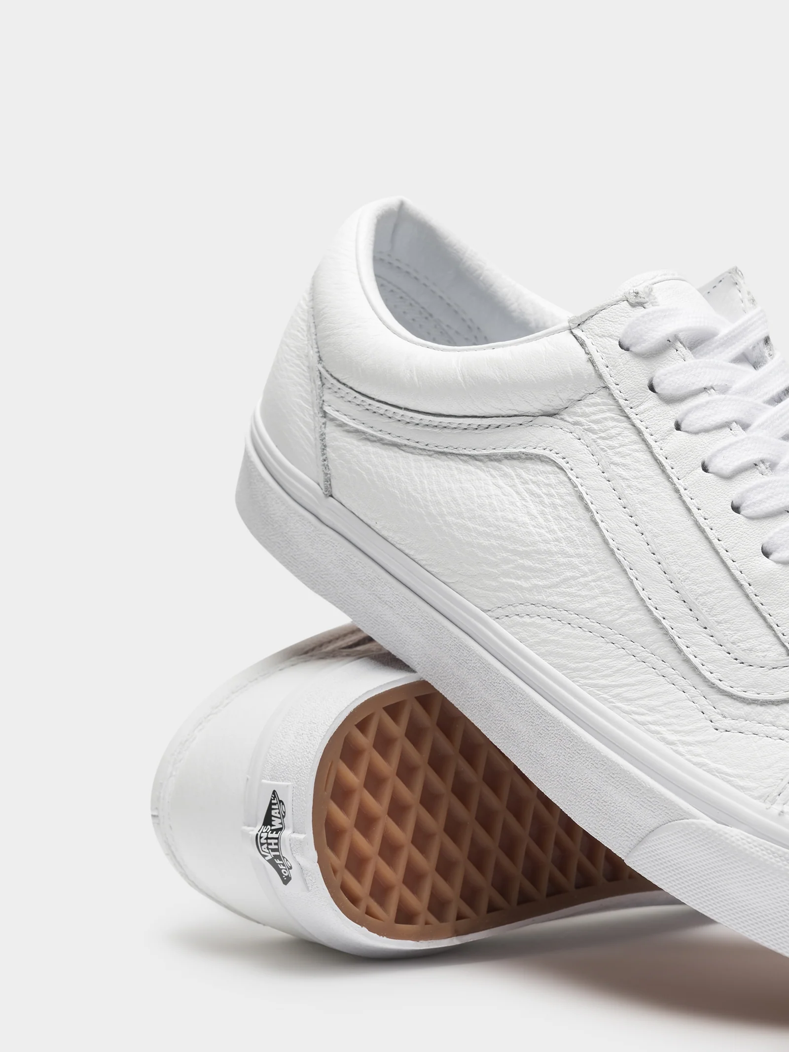 Unisex Old Skool Leather Sneaker - Image 3