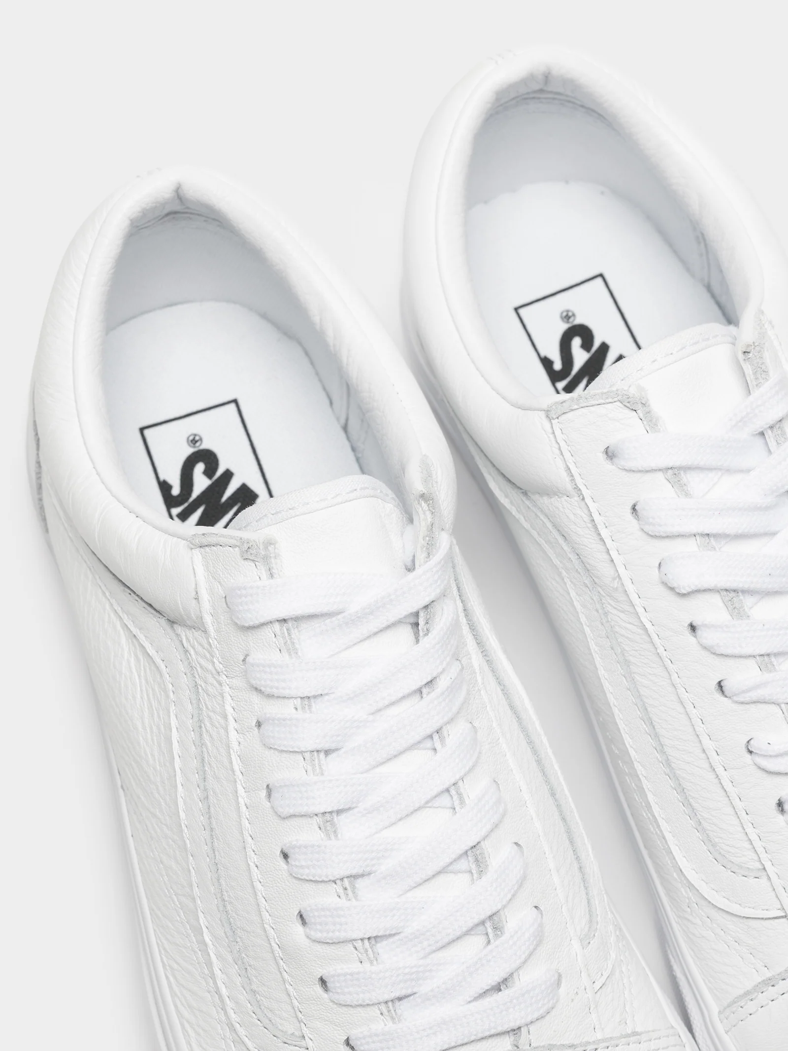 Unisex Old Skool Leather Sneaker - Image 4