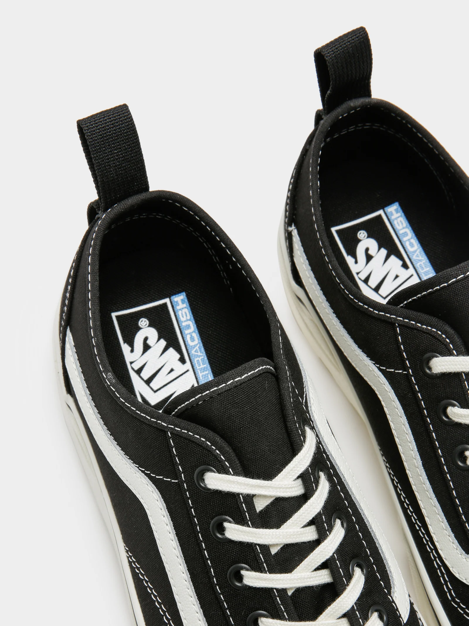Unisex Sentry Old Skool Sneakers - Image 3