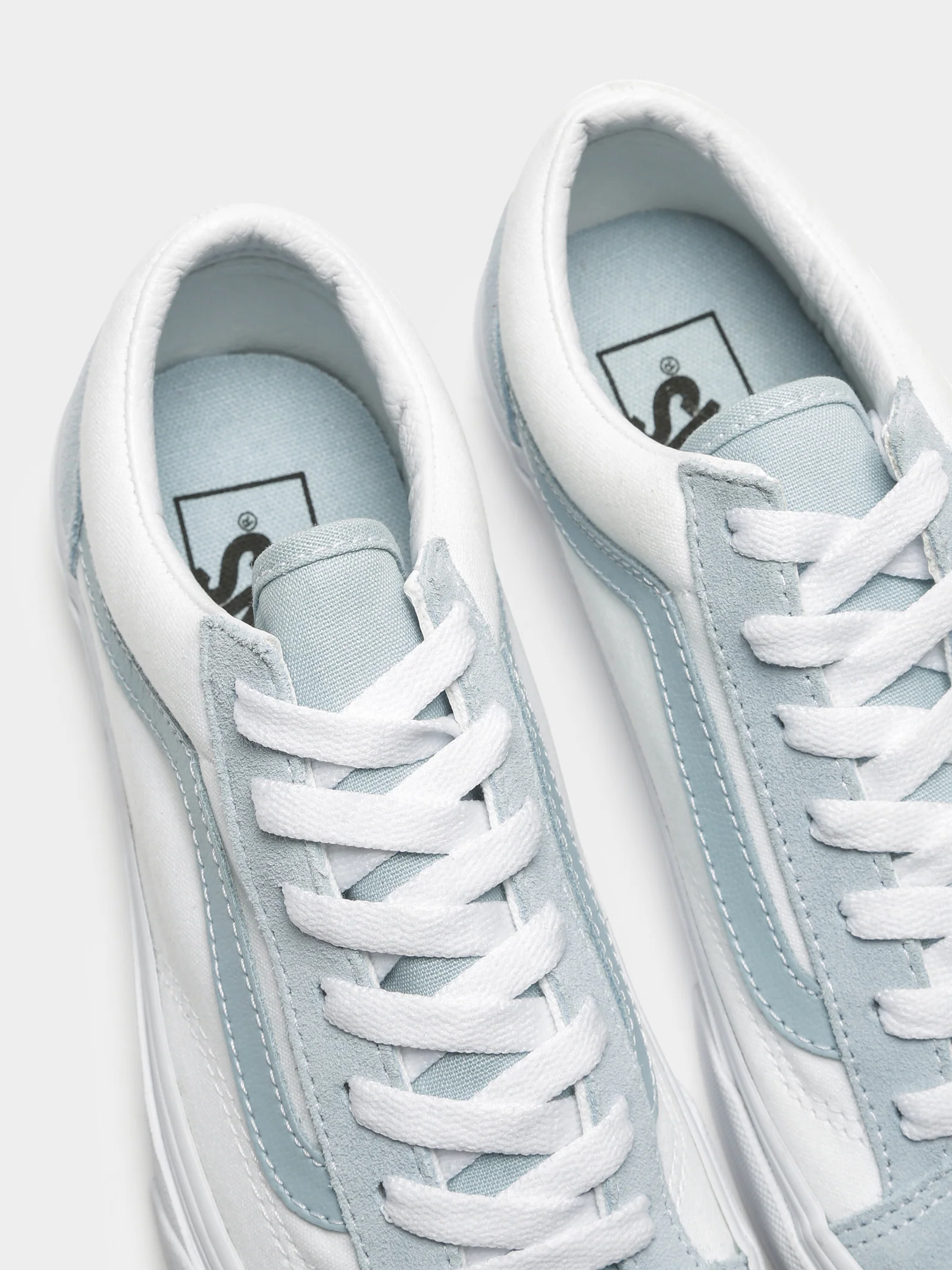 Unisex Style 36 Classic Sport Sneaker - Image 3