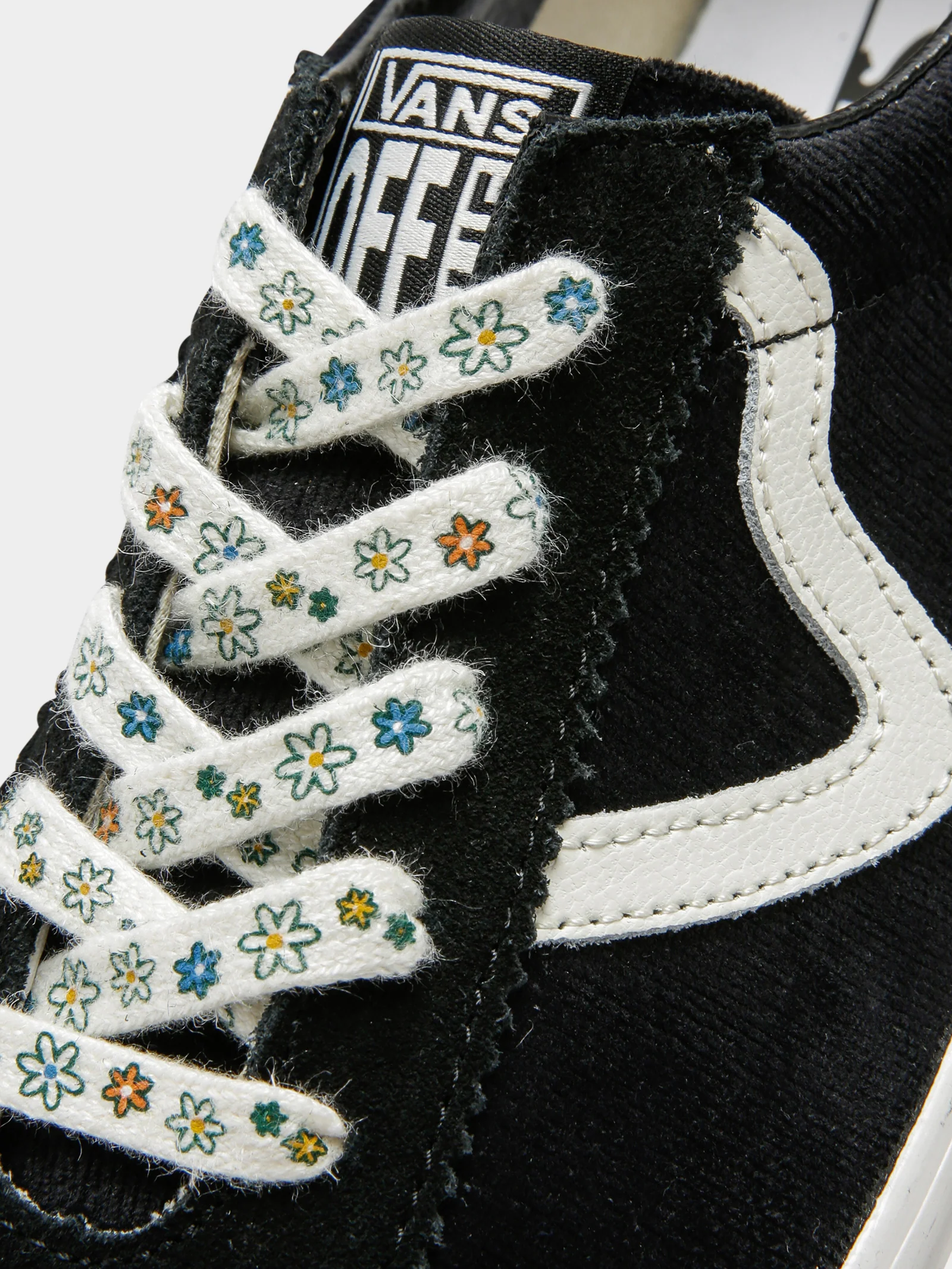 Unisex Style 73 DX Anaheim Sneakers - Image 3