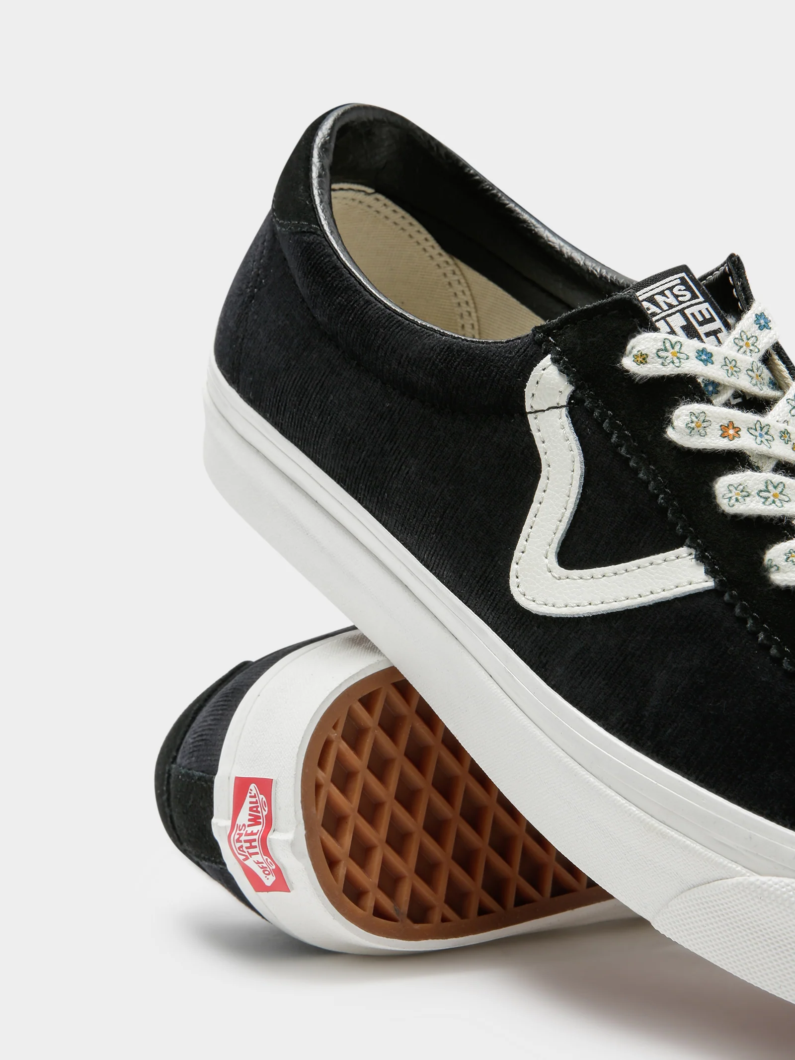 Unisex Style 73 DX Anaheim Sneakers - Image 4