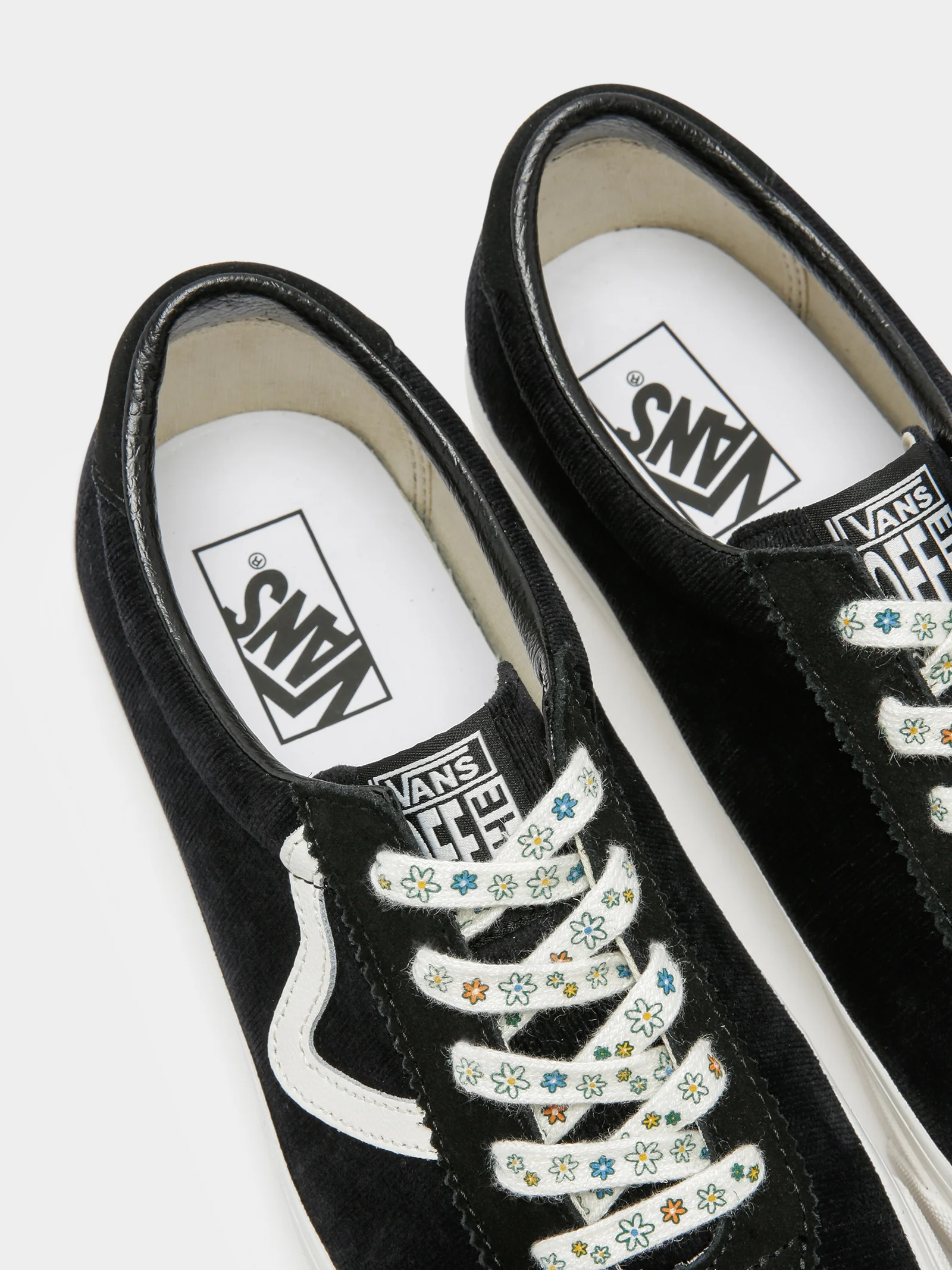 Unisex Style 73 DX Anaheim Sneakers - Image 5