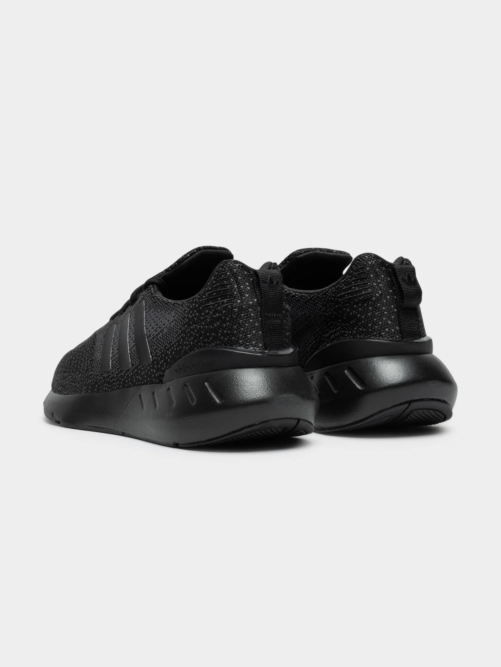Unisex Swift Run 22 Sneakers - Image 7