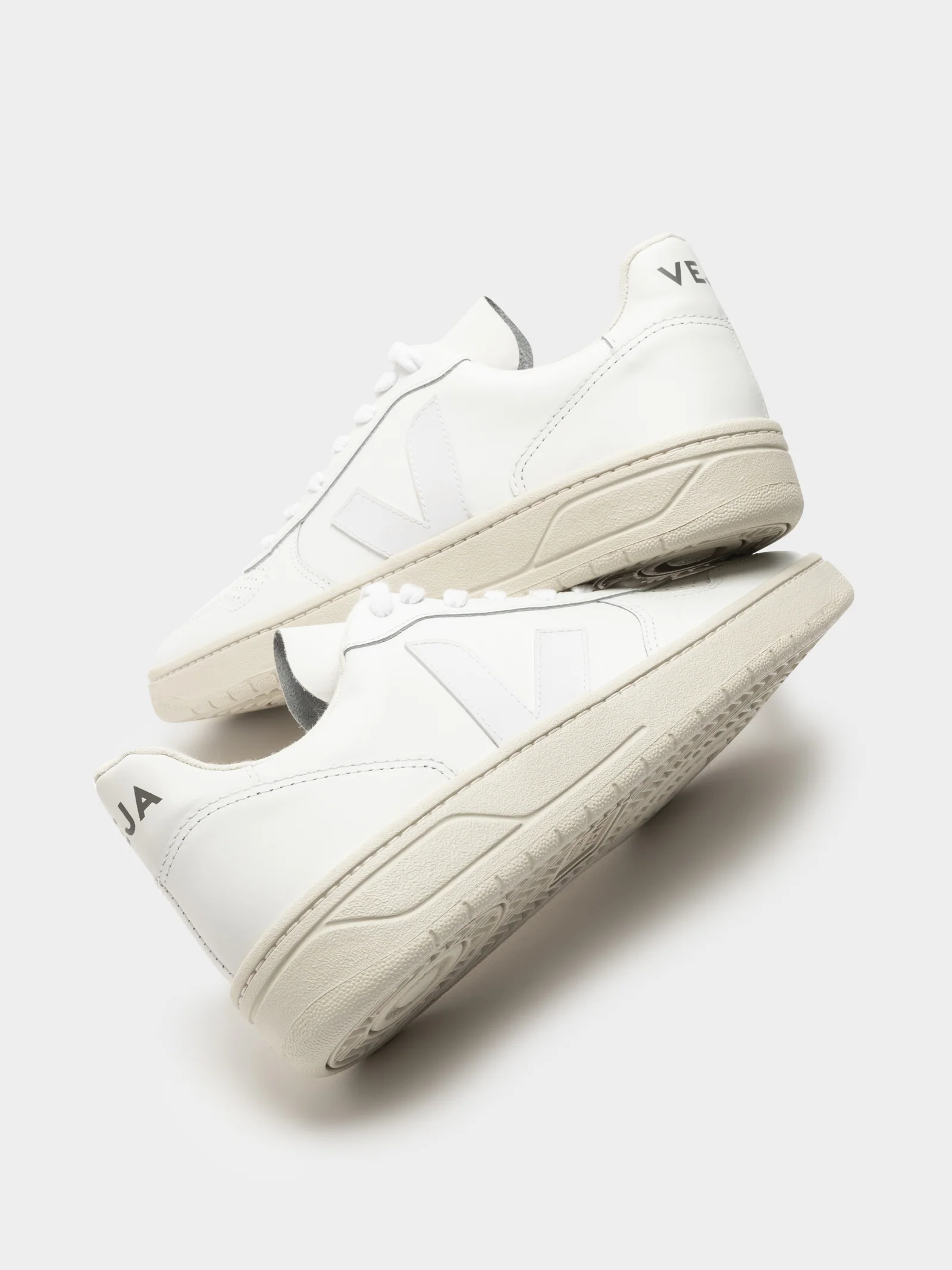 Unisex V-10 Leather Sneaker - Image 3