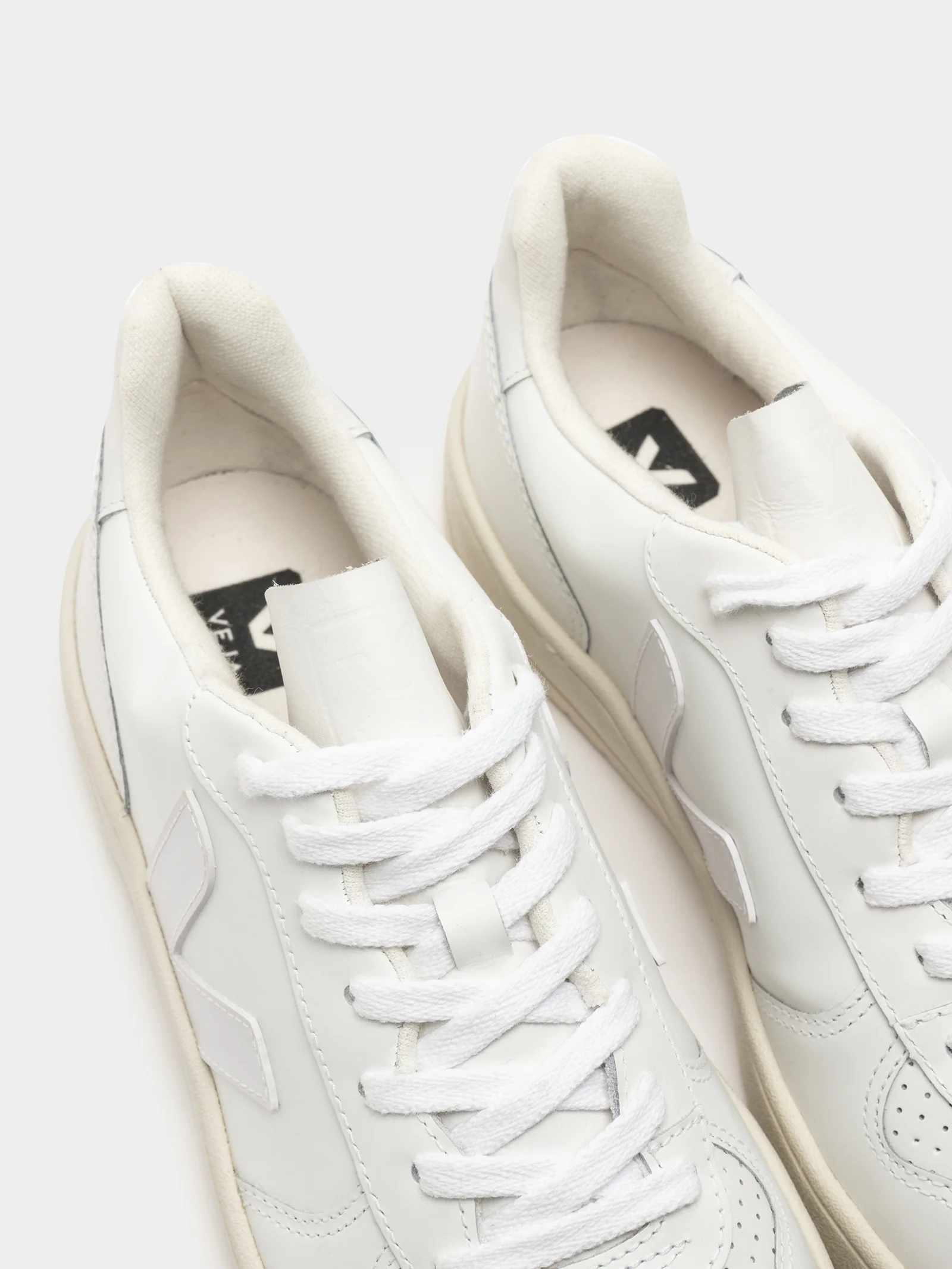 Unisex V-10 Leather Sneaker - Image 4