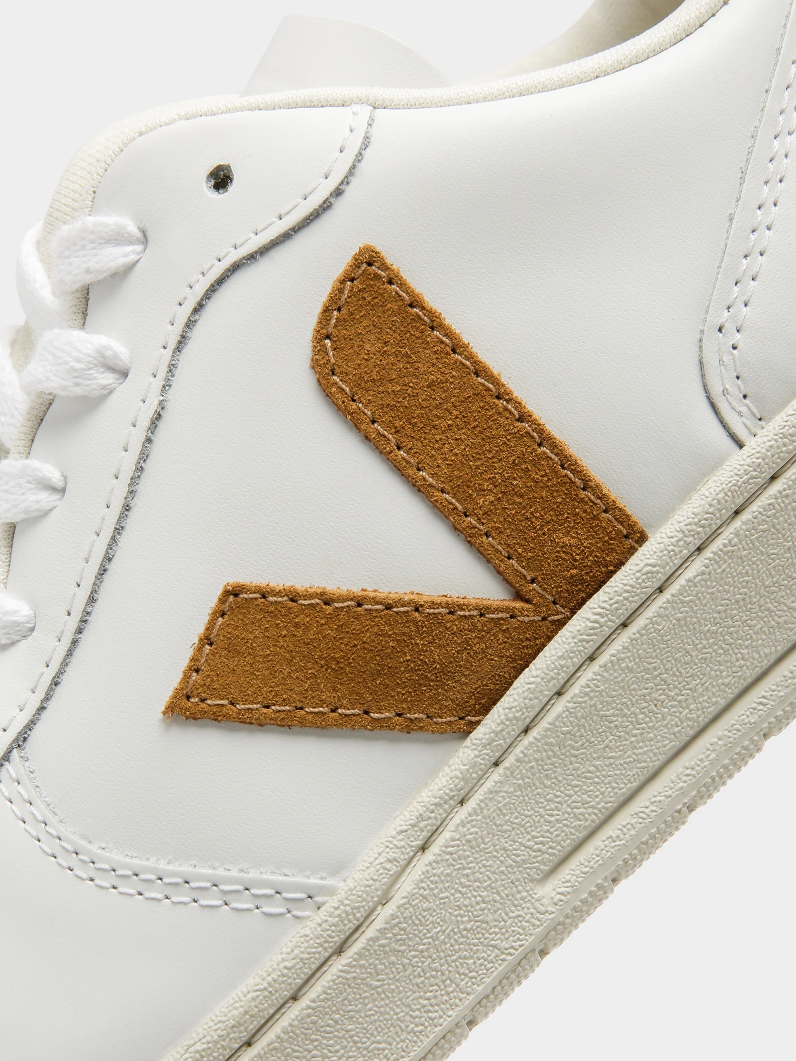 Unisex V-10 Leather Sneaker - Image 4