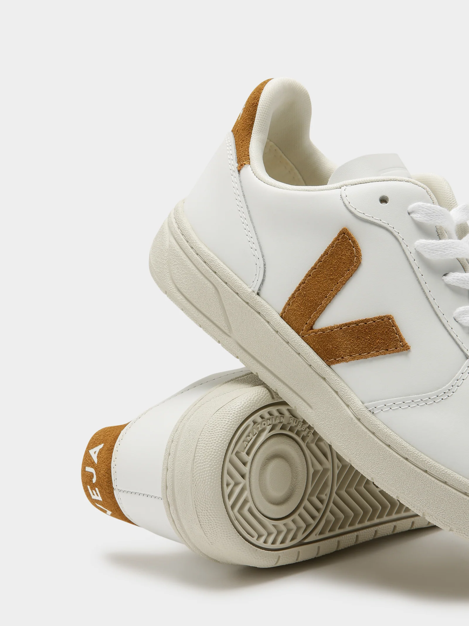 Unisex V-10 Leather Sneaker - Image 5