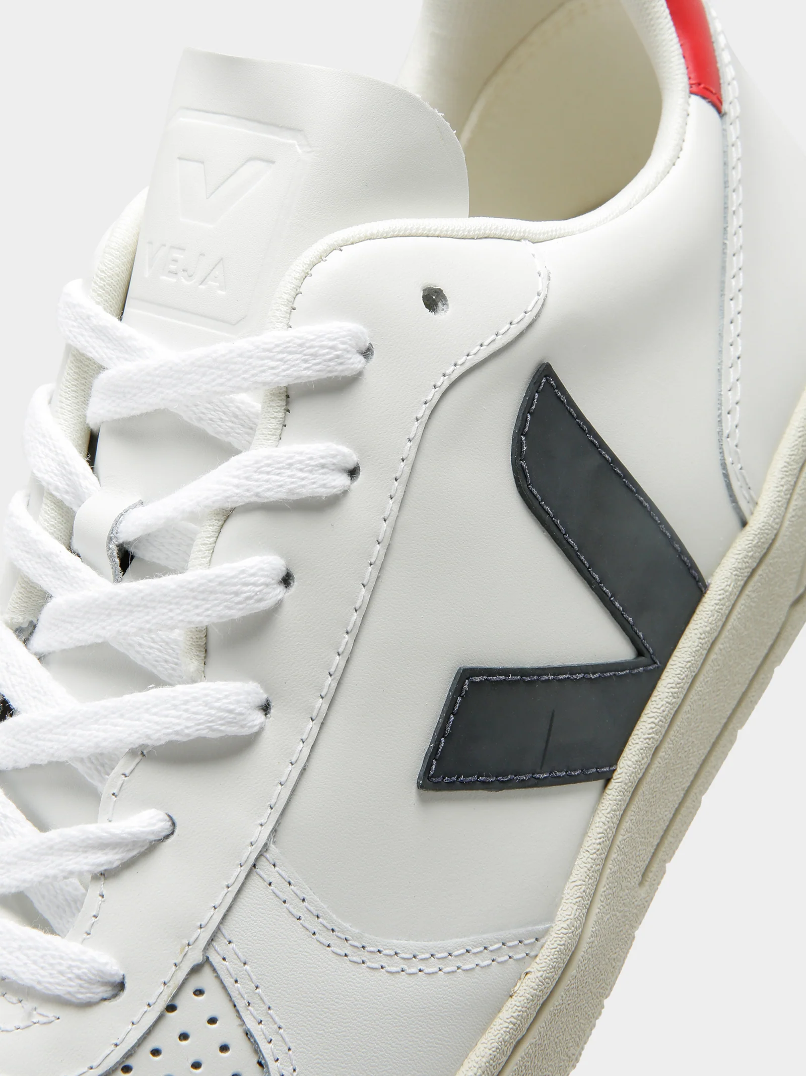 Unisex V-10 Leather Sneakers - Image 4