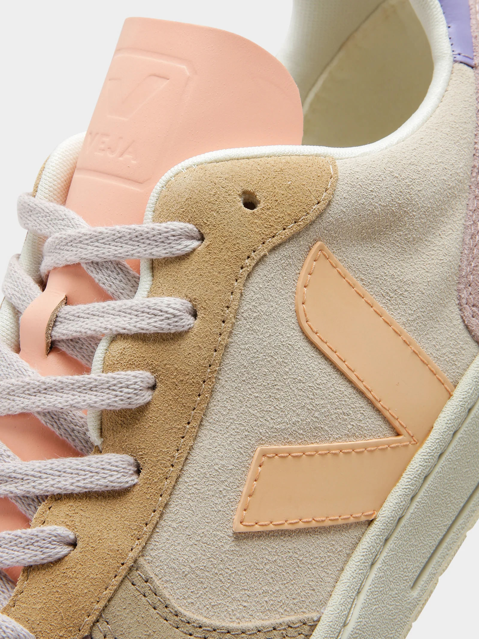 Unisex V-10 Leather Sneakers - Image 4