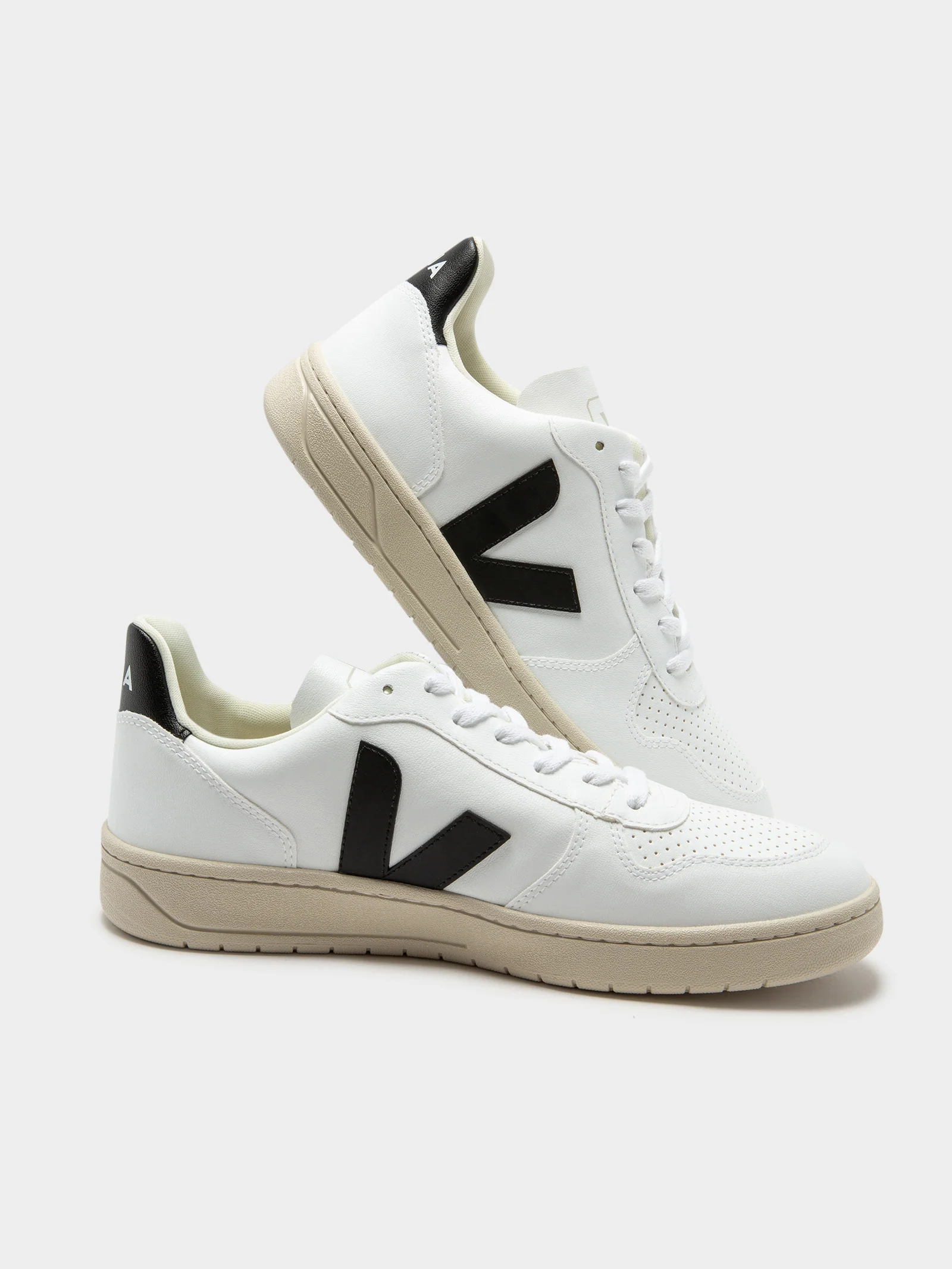Unisex V-10 Leather Sneakers - Image 2