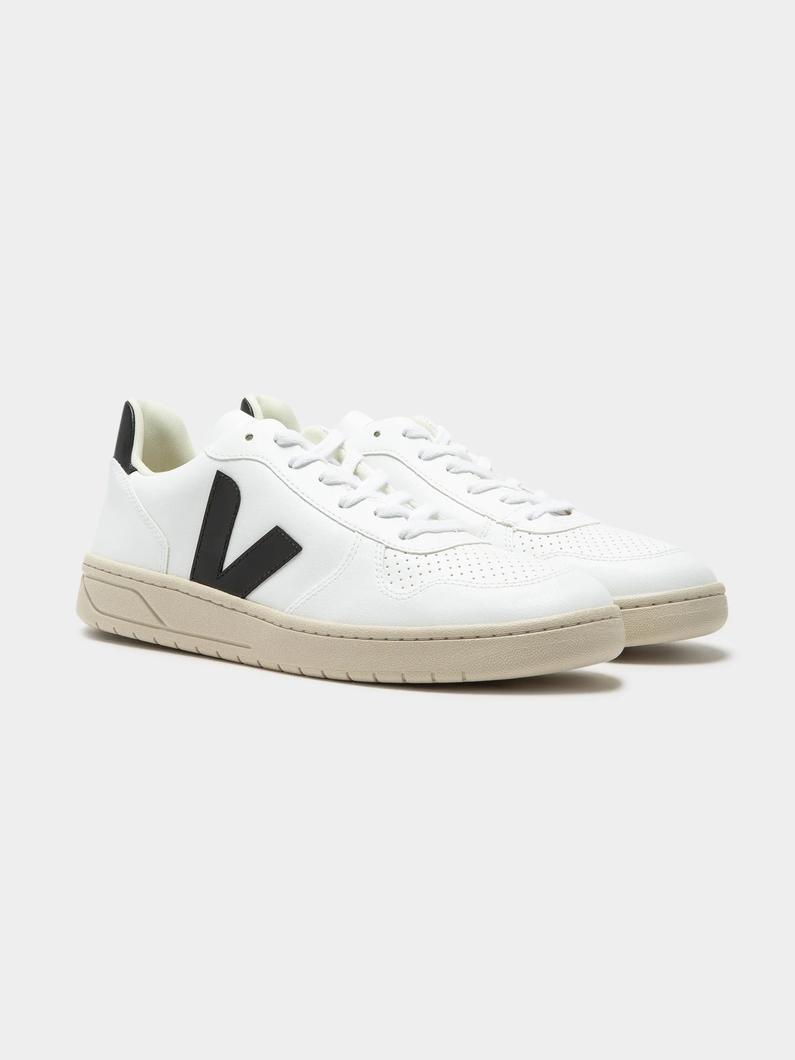 Unisex V-10 Leather Sneakers - Image 6