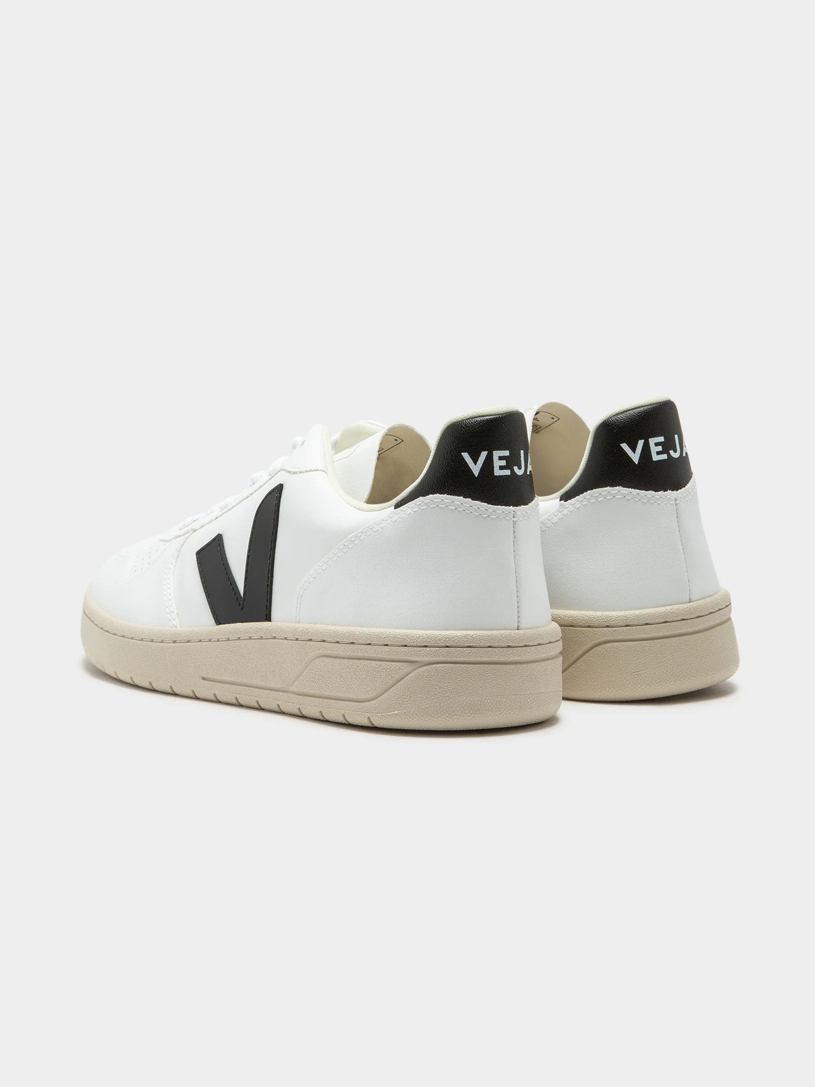 Unisex V-10 Leather Sneakers - Image 7