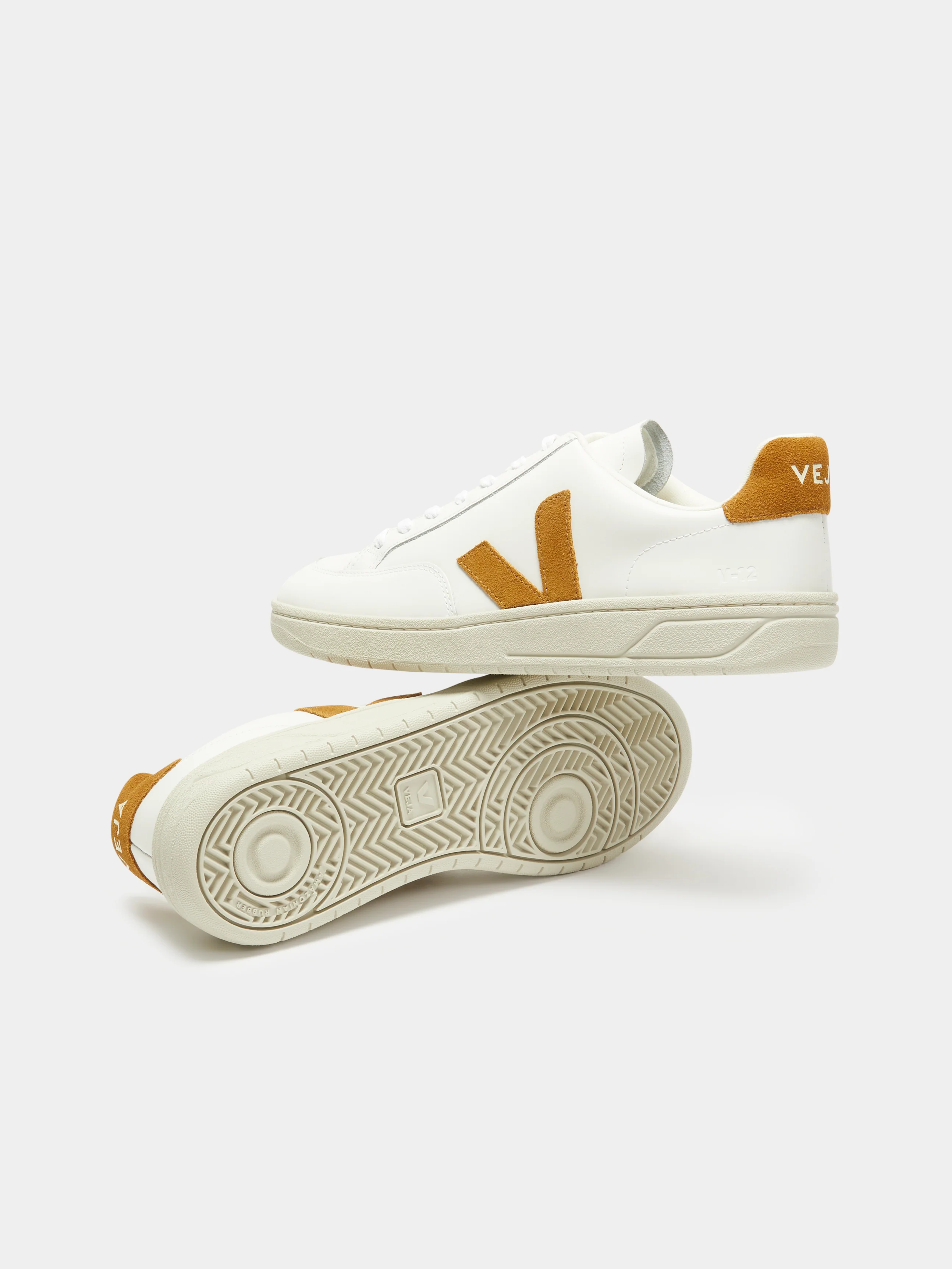 Unisex V10 Leather Sneakers - Image 2