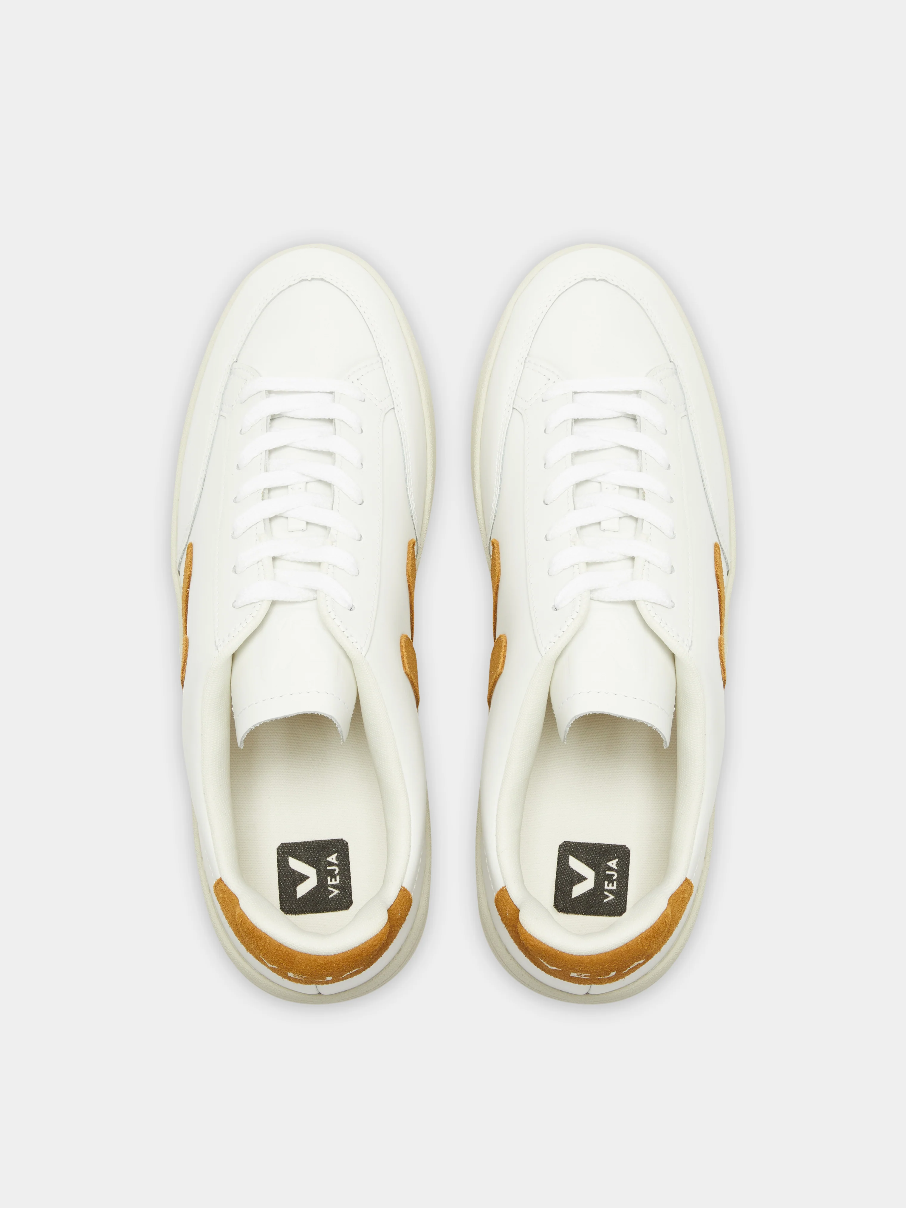 Unisex V10 Leather Sneakers - Image 6