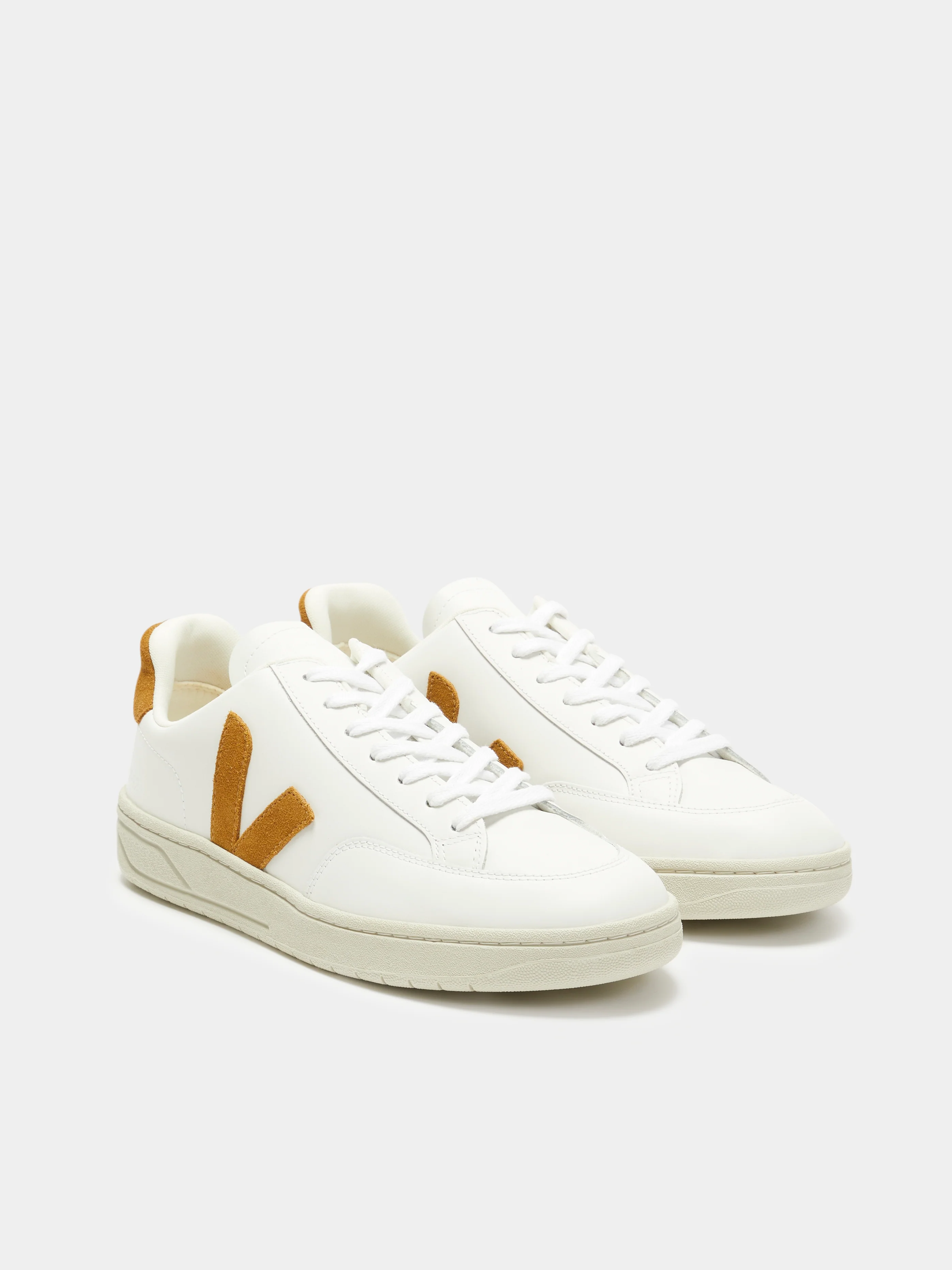 Unisex V10 Leather Sneakers - Image 7