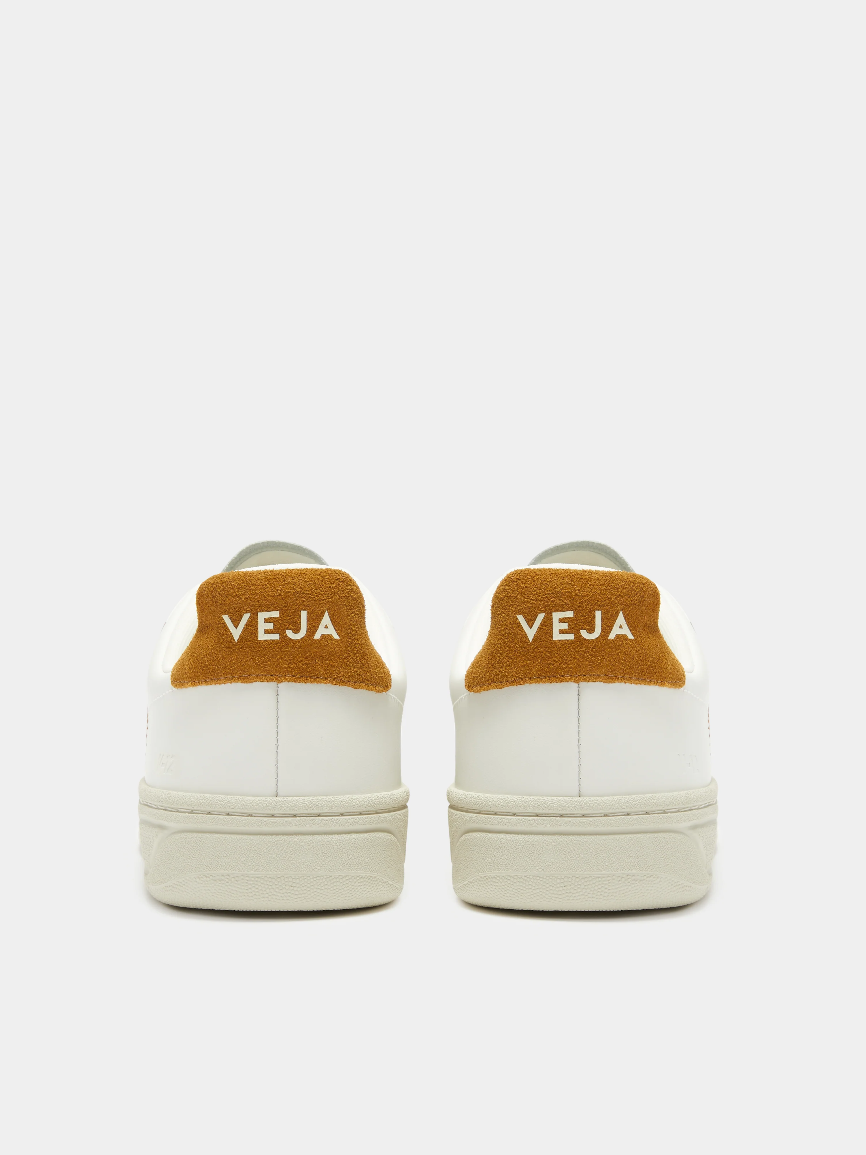 Unisex V10 Leather Sneakers - Image 8