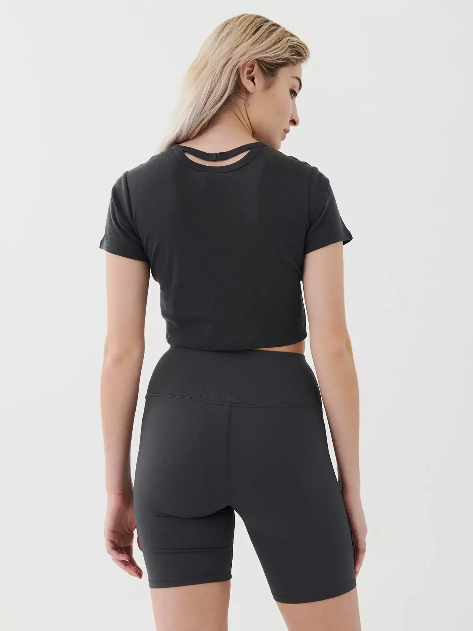 Universal T-Shirt - Image 4