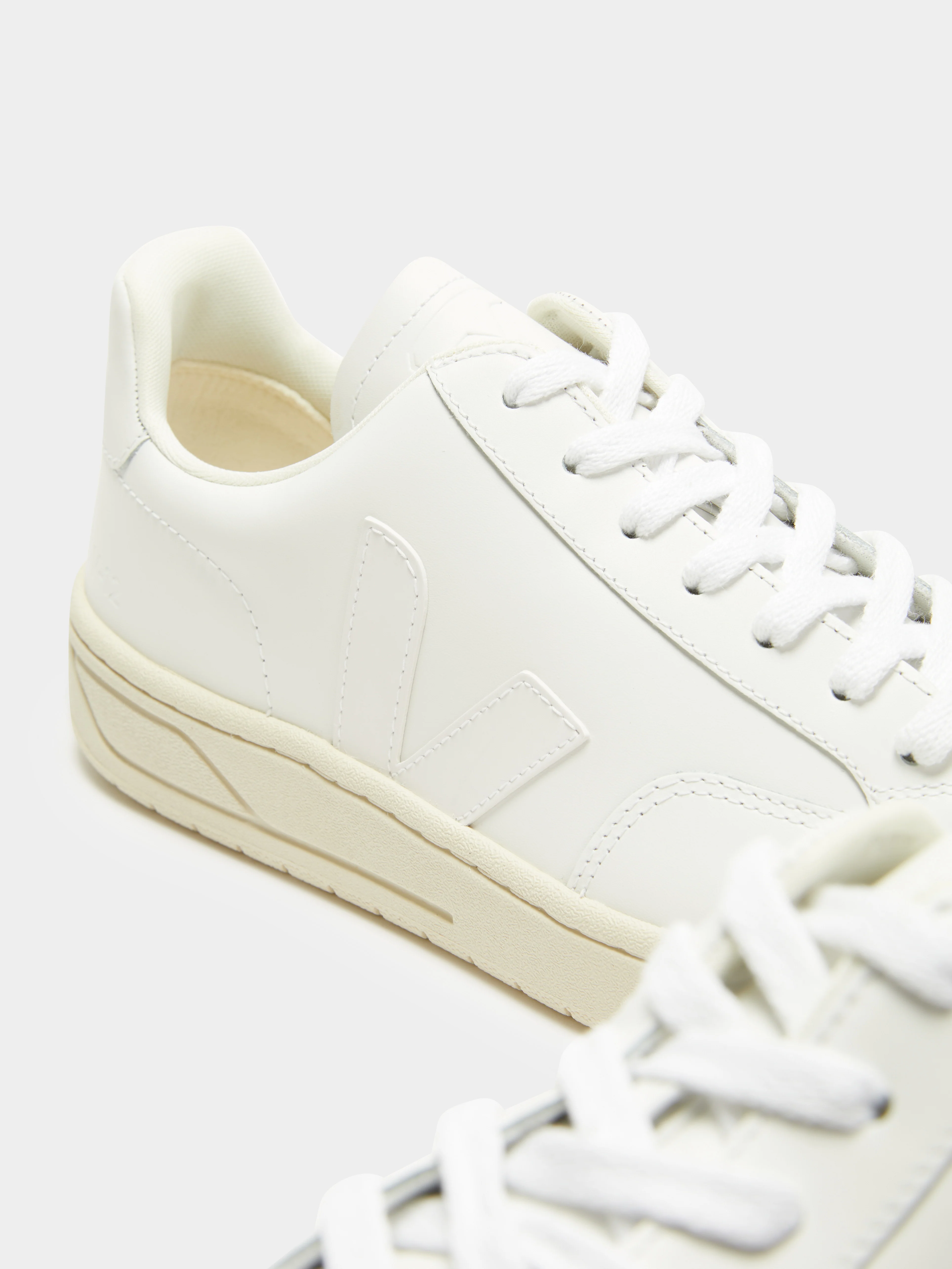Womens V12 Leather Sneakers - Image 4