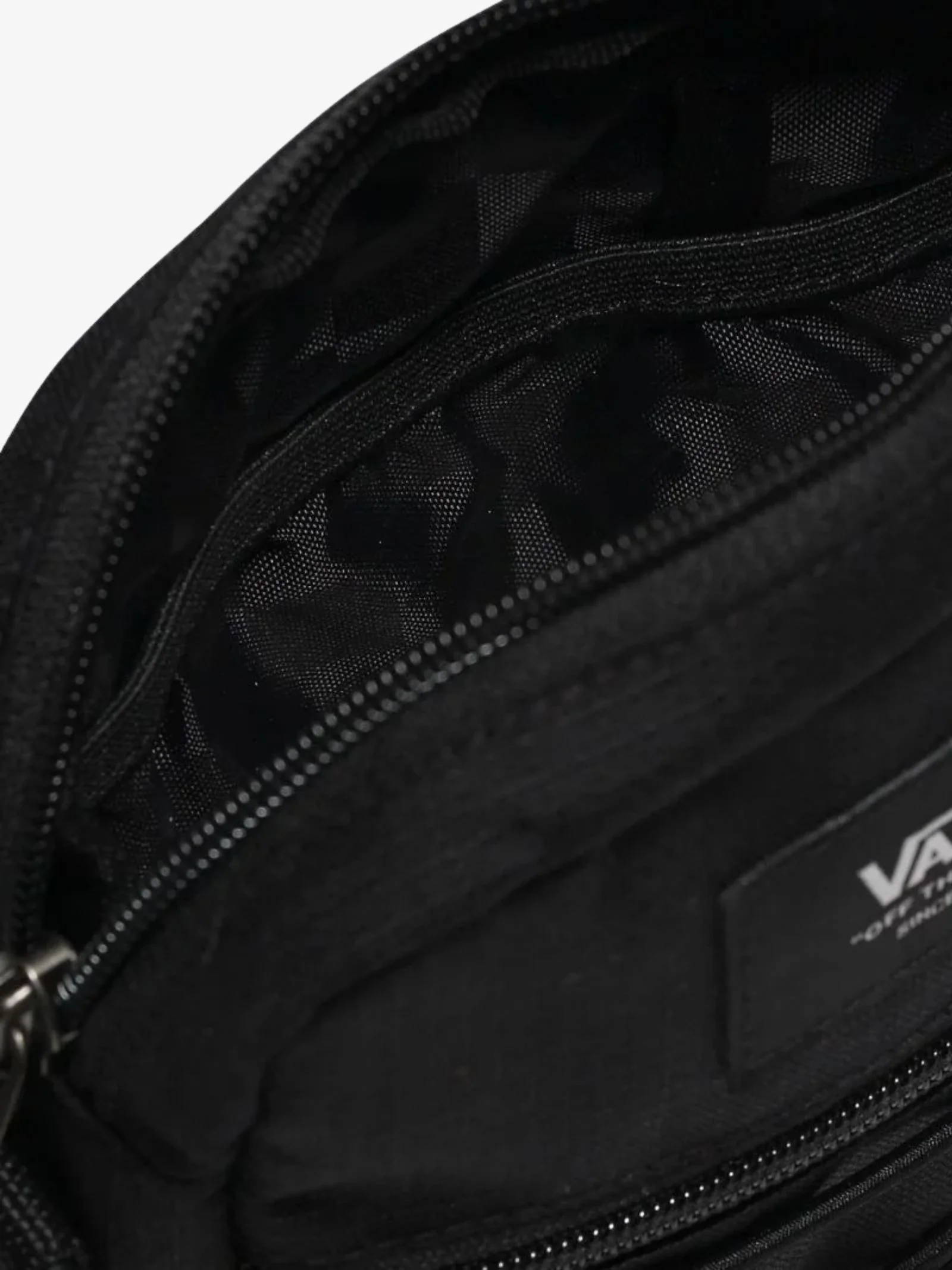 Bail Shoulder Bag - Image 3