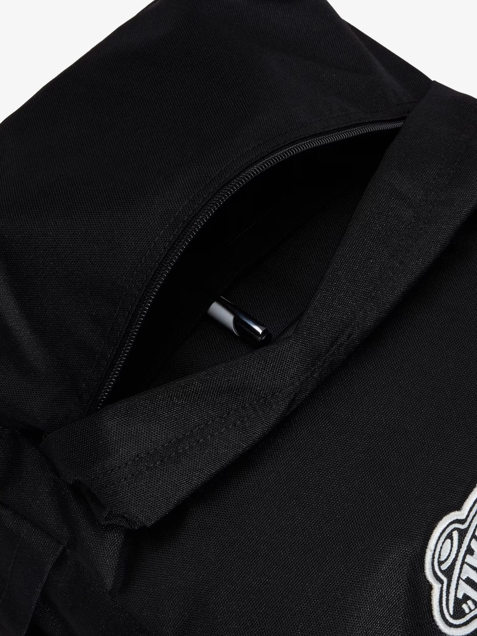 Old Skool Classic Backpack - Image 4