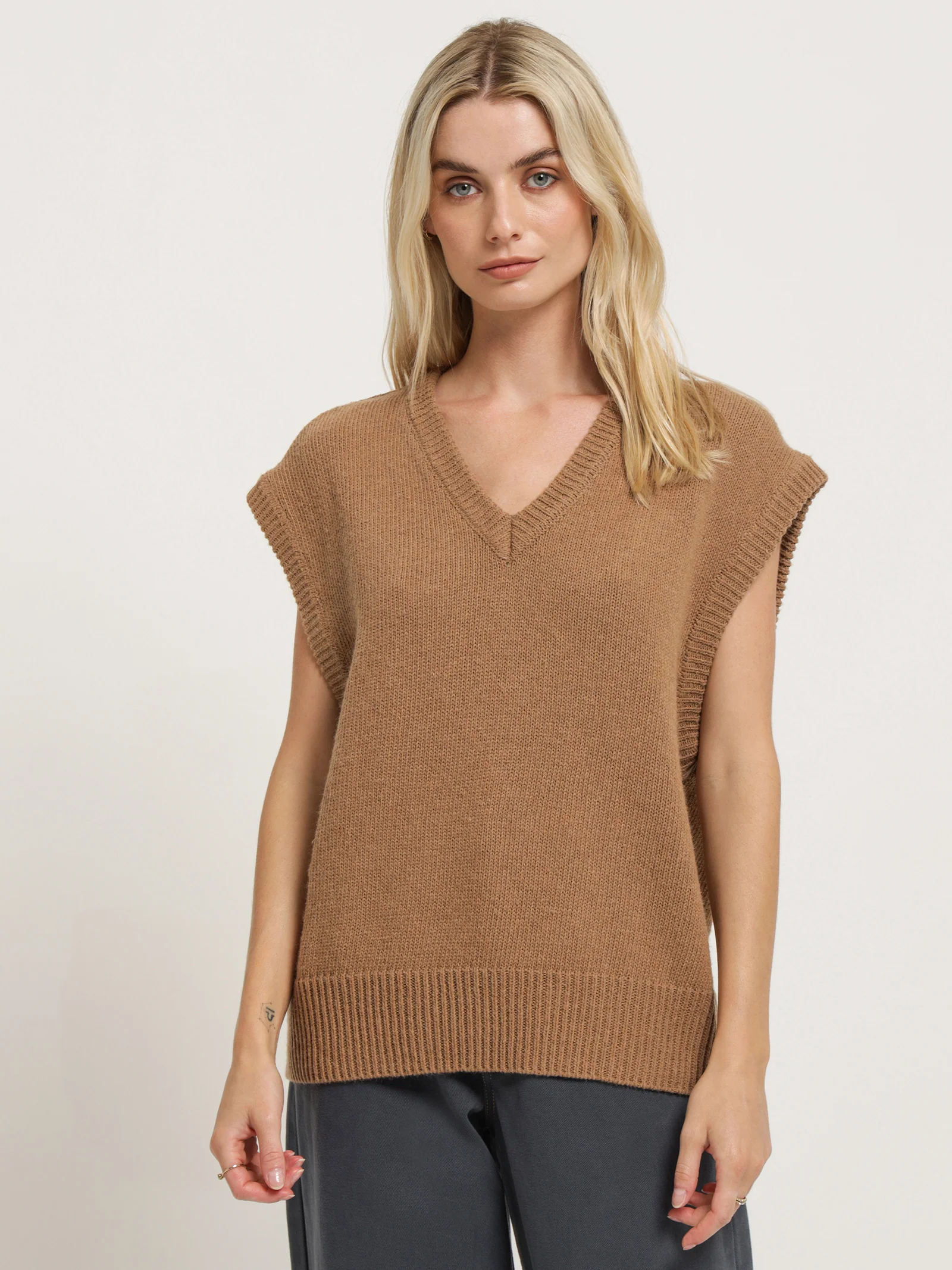 Velencia Knit Vest - Image 3
