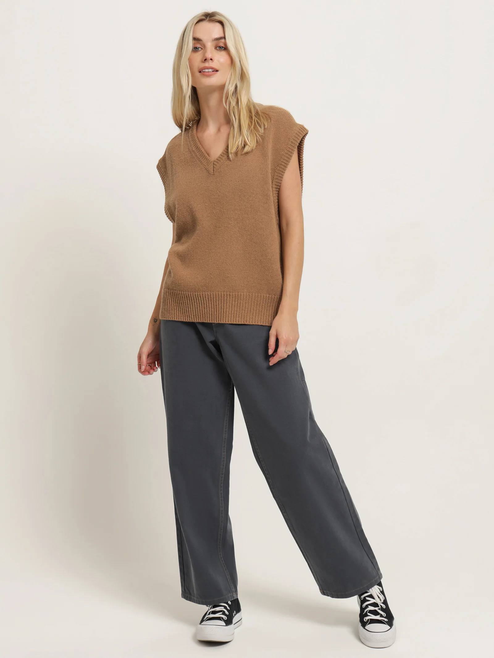 Velencia Knit Vest - Image 4