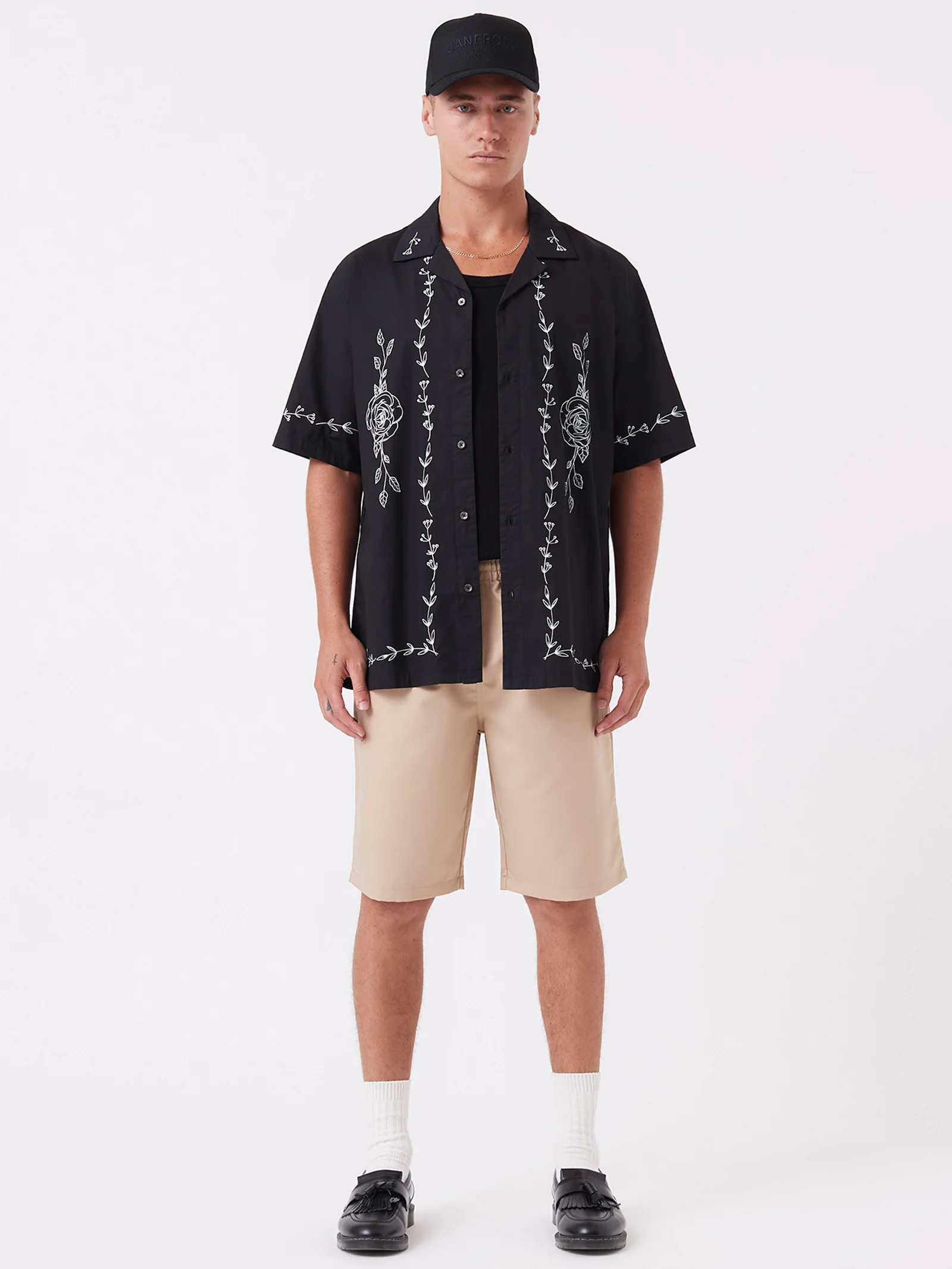 Vine Holiday Short Sleeve Shirt - Image 3